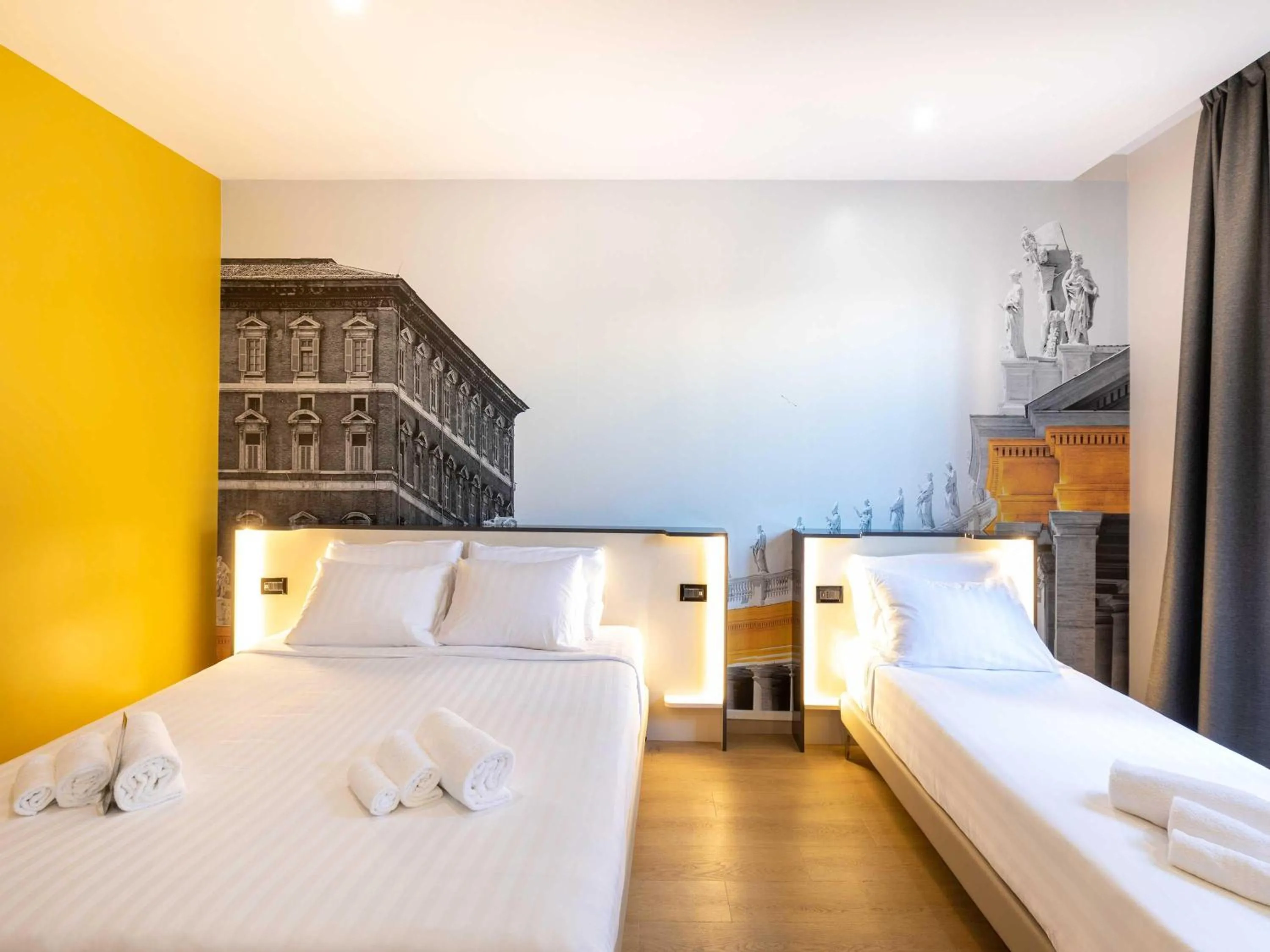 Photo of the whole room, Bed in B&B Hotel Roma Tuscolana San Giovanni