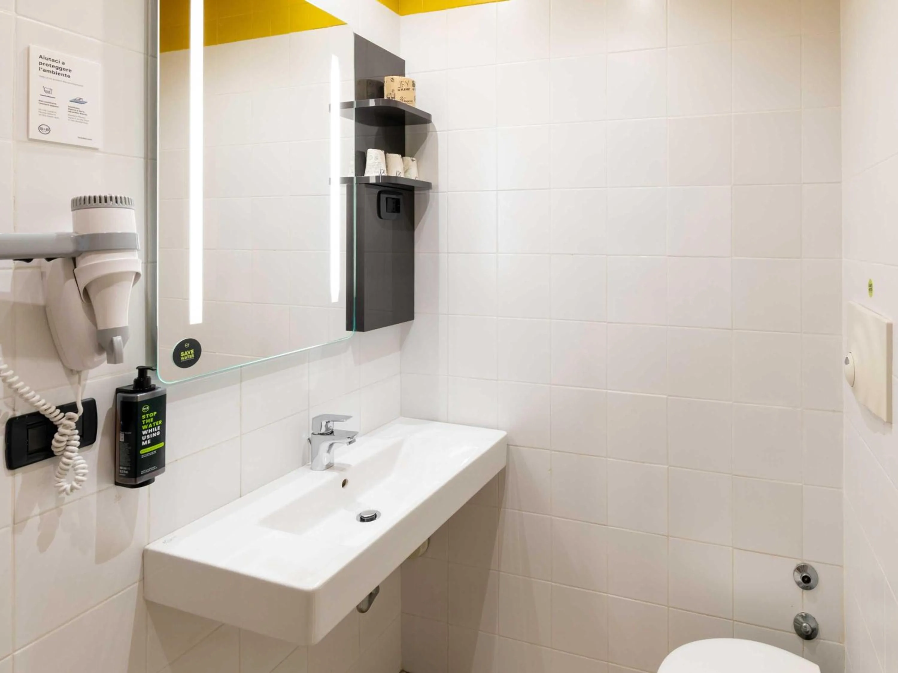 Bathroom in B&B Hotel Roma Tuscolana San Giovanni