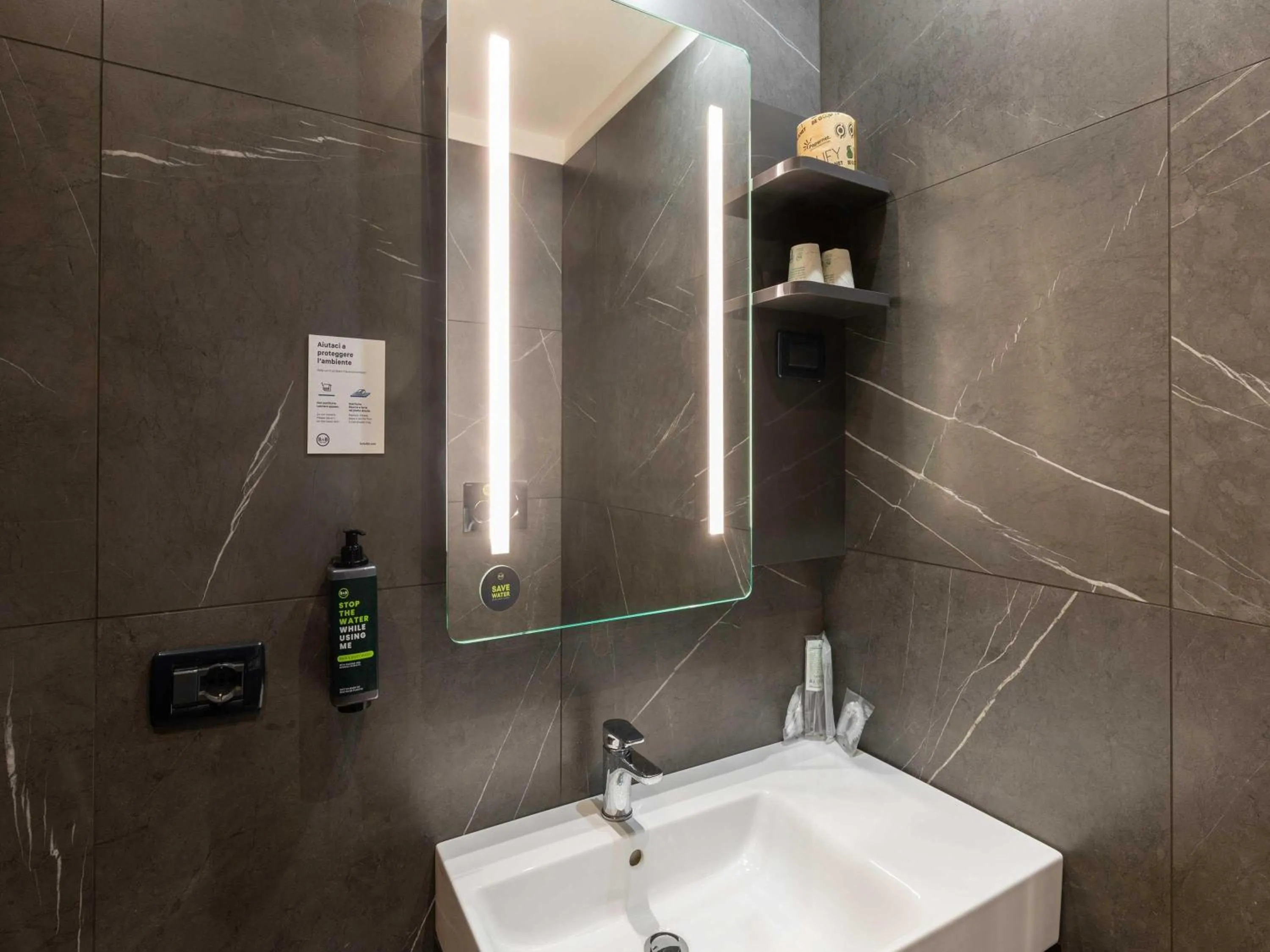 Photo of the whole room in B&B Hotel Roma Tuscolana San Giovanni