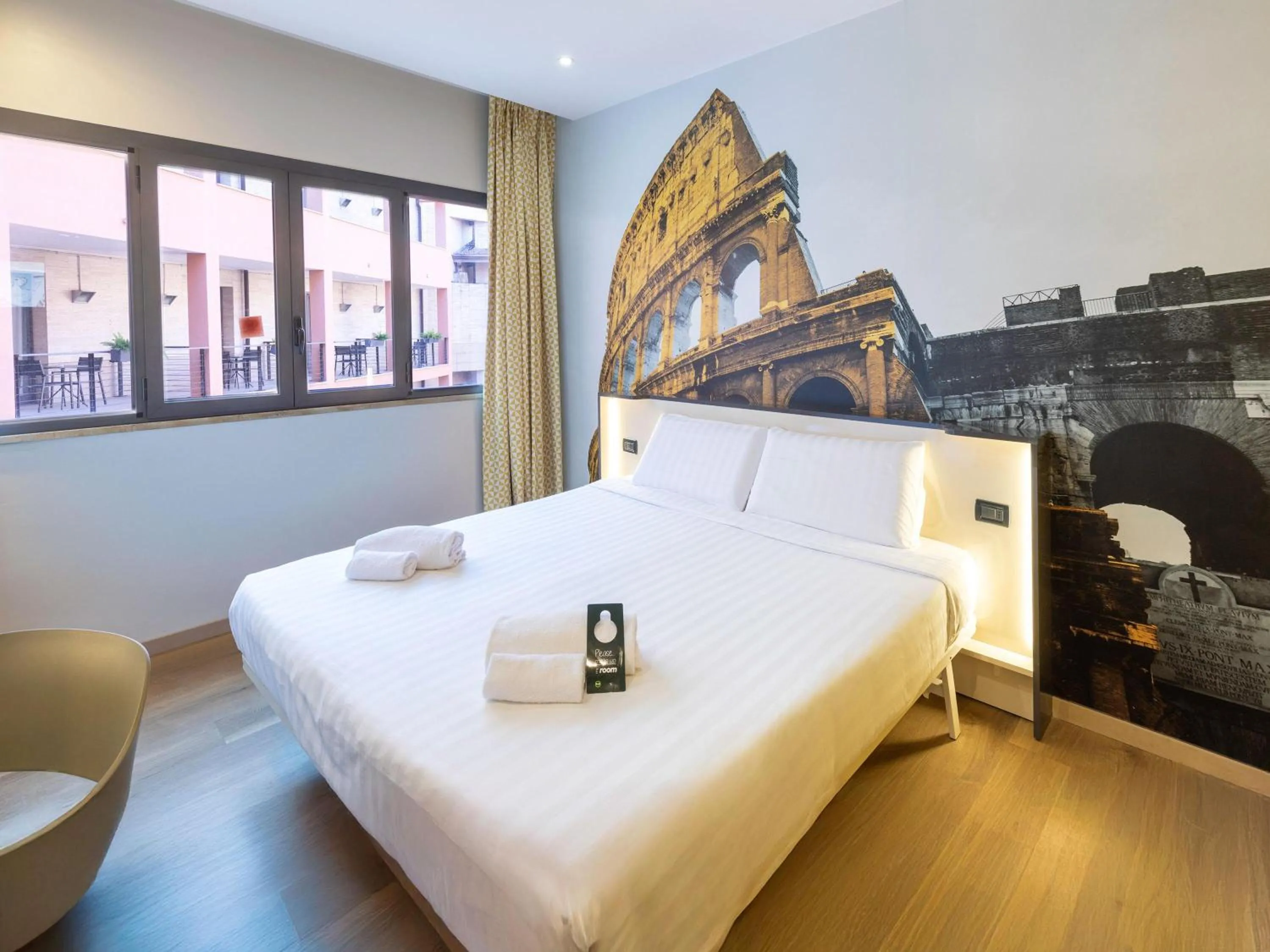 Photo of the whole room, Bed in B&B Hotel Roma Tuscolana San Giovanni