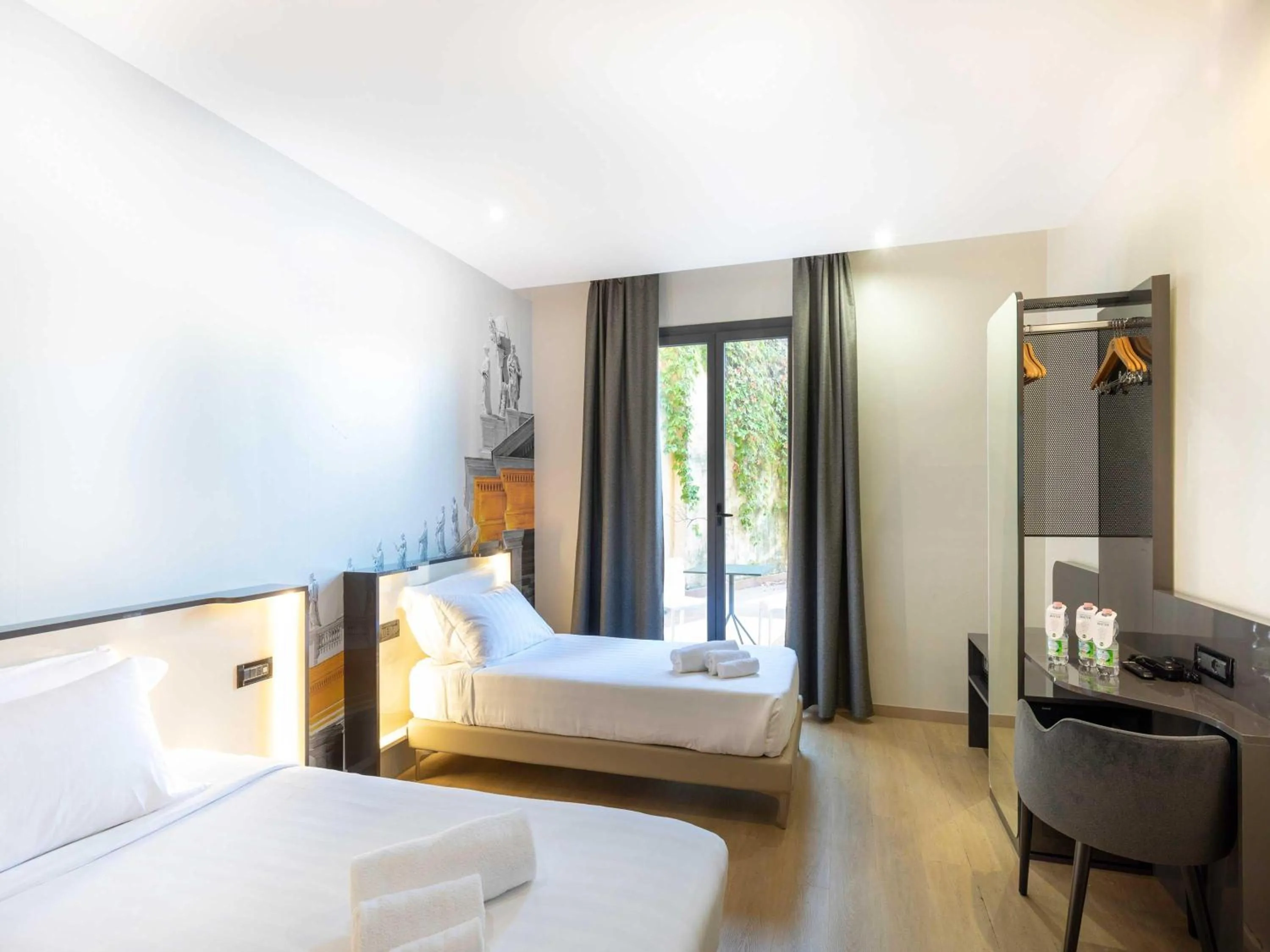 Photo of the whole room, Bed in B&B Hotel Roma Tuscolana San Giovanni