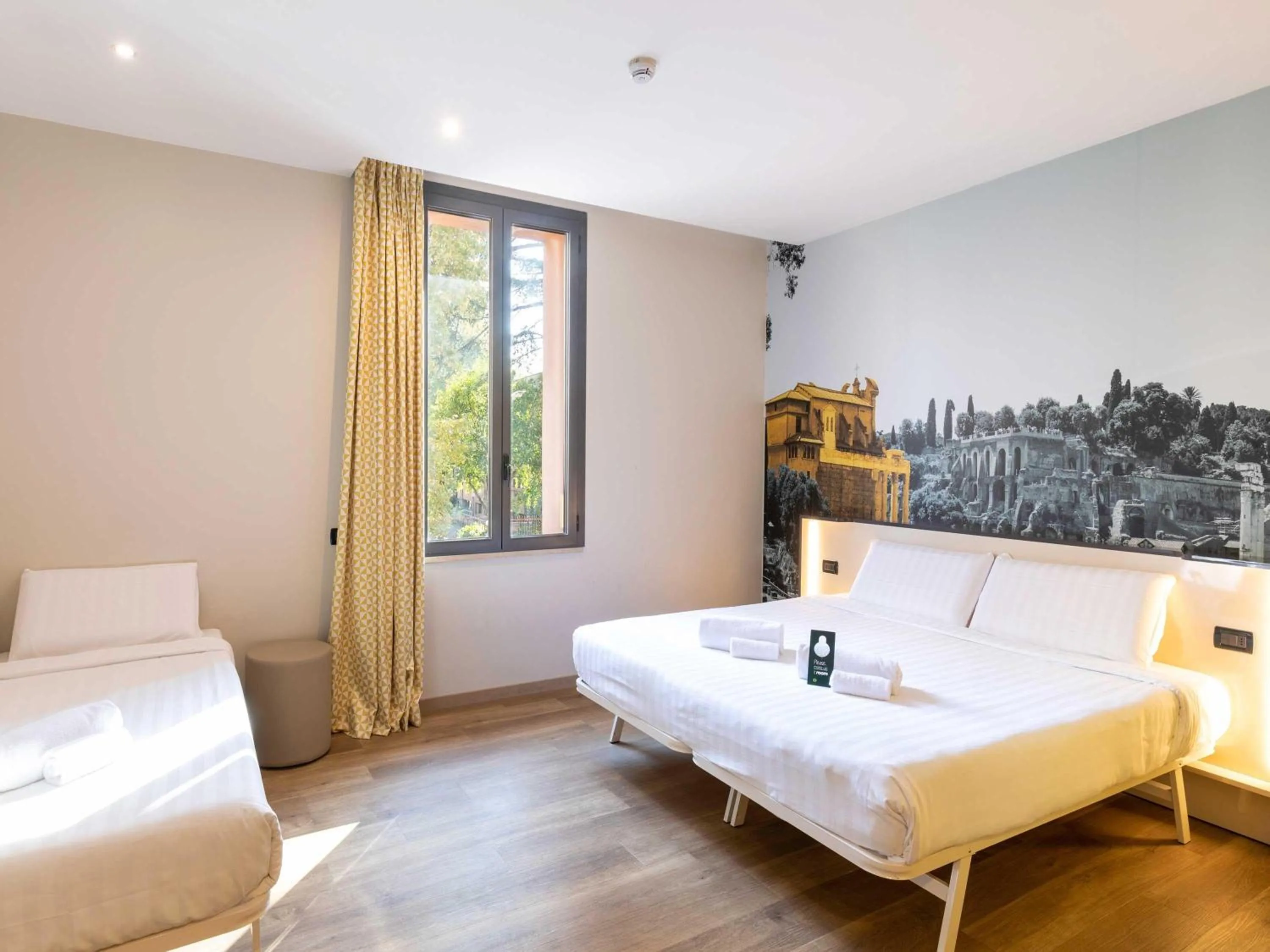 Photo of the whole room, Bed in B&B Hotel Roma Tuscolana San Giovanni