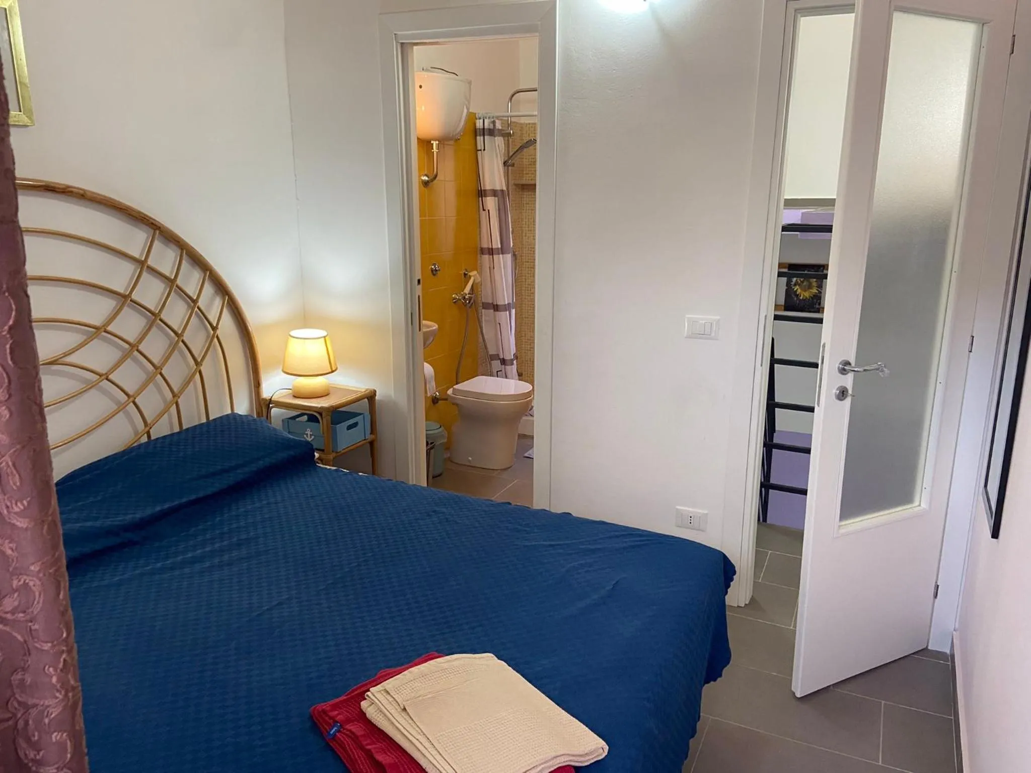 Photo of the whole room, Bed in B&B Casetta Verde FELICE