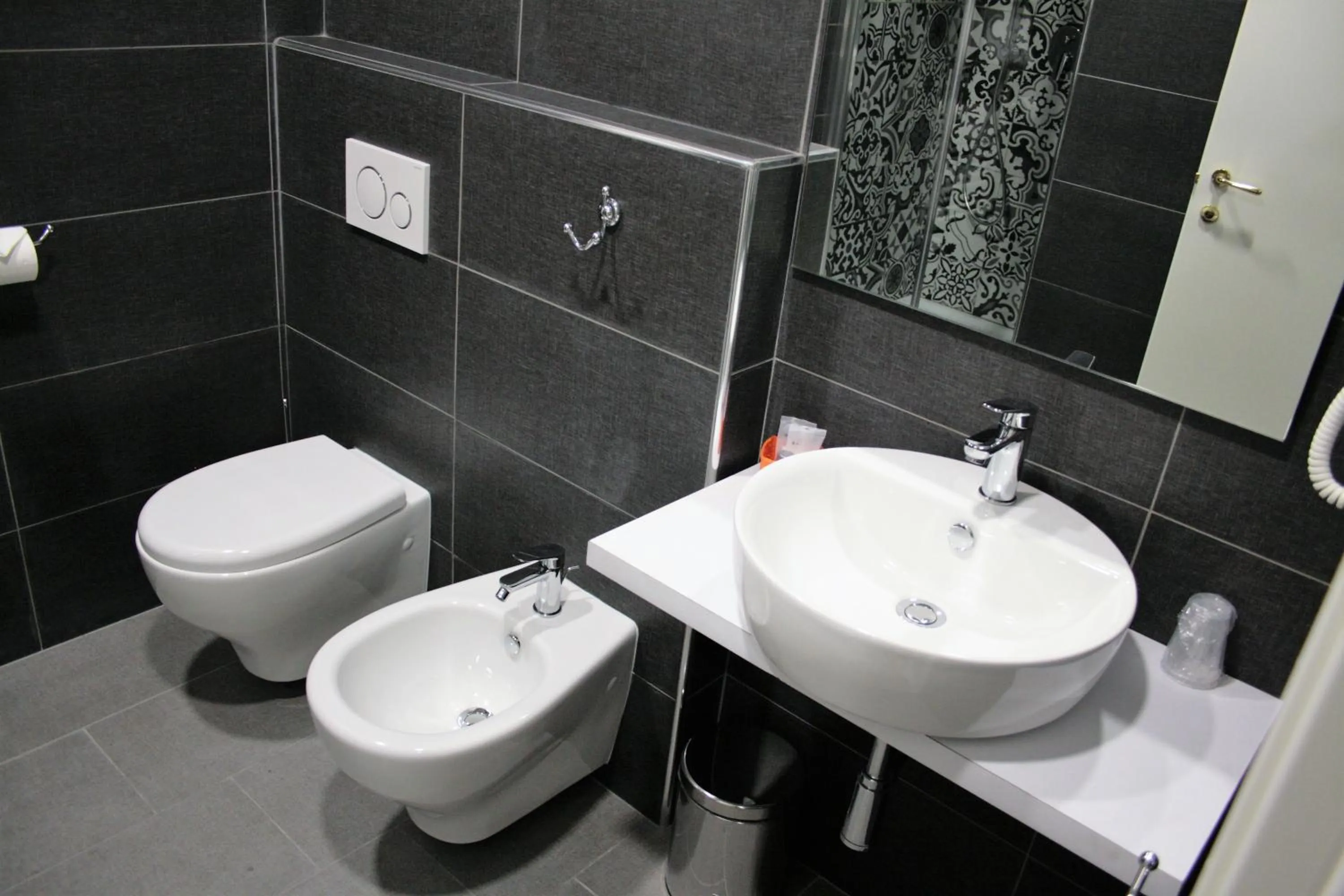 Toilet in Hotel Magenta