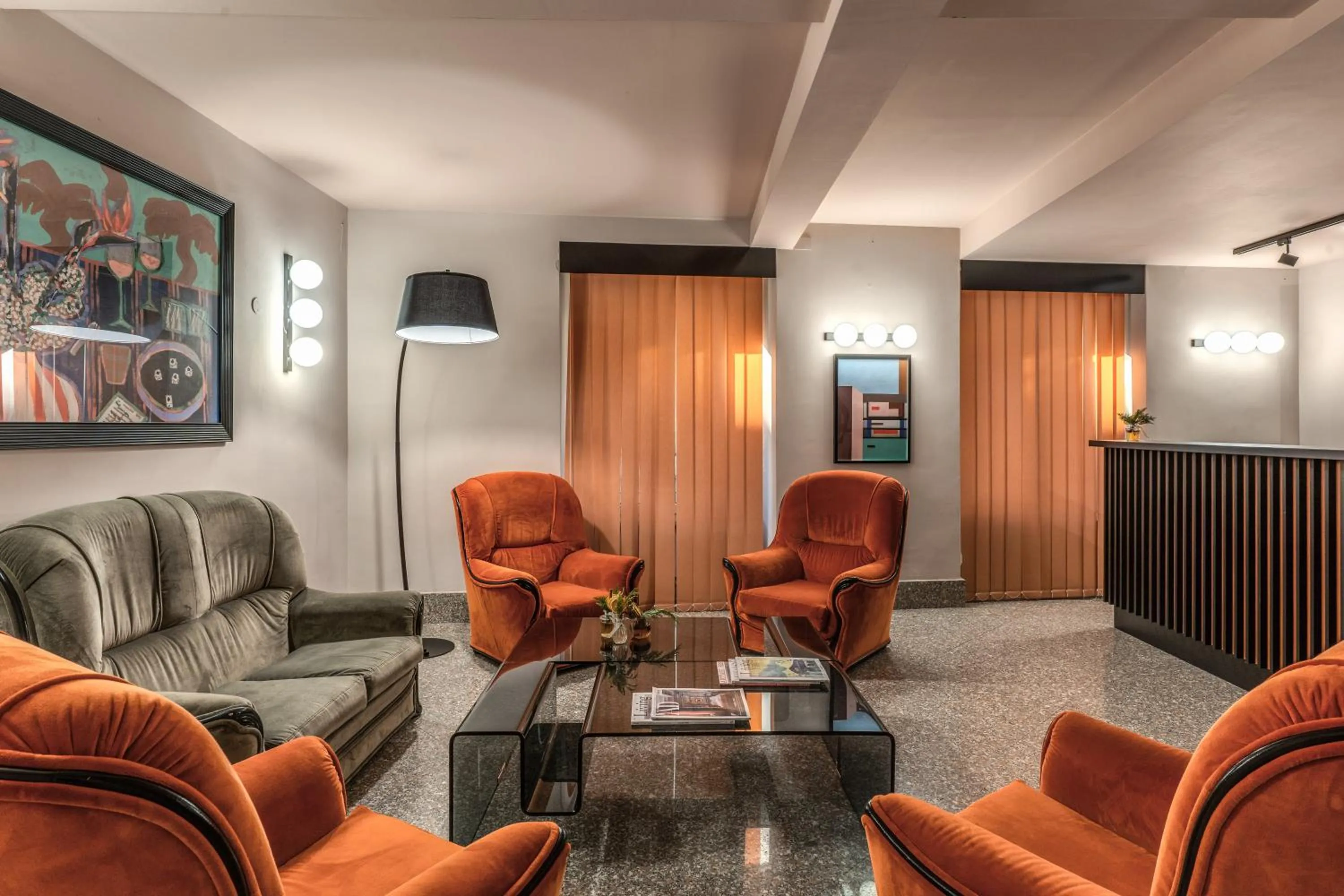 Communal lounge/ TV room in Madison Hotel