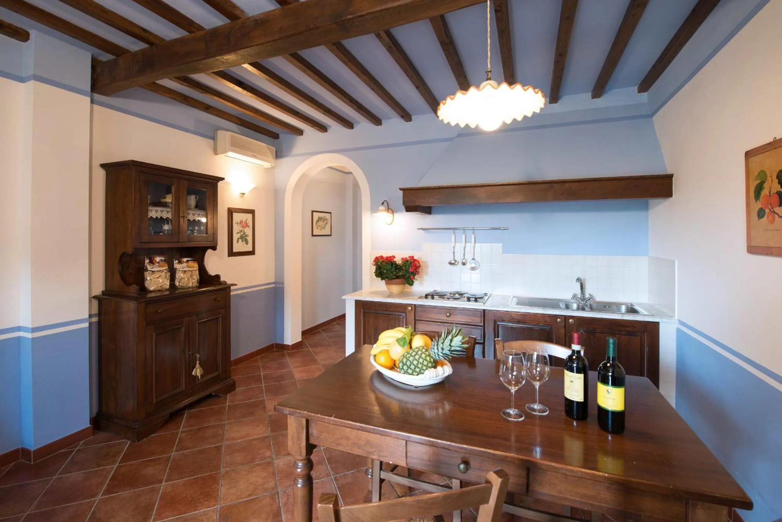 Dining area in Casa Lari
