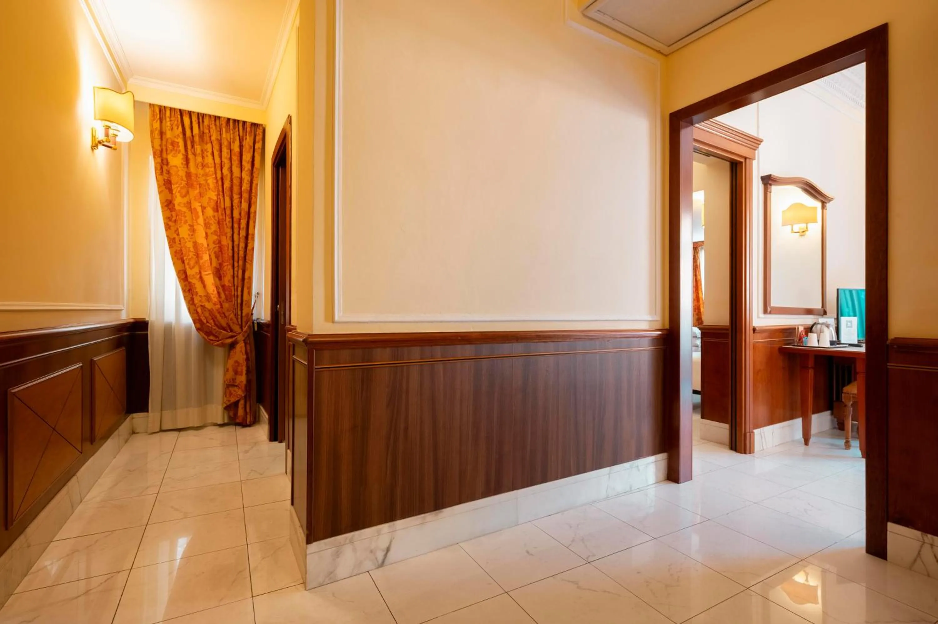 Photo of the whole room in Hotel Hiberia