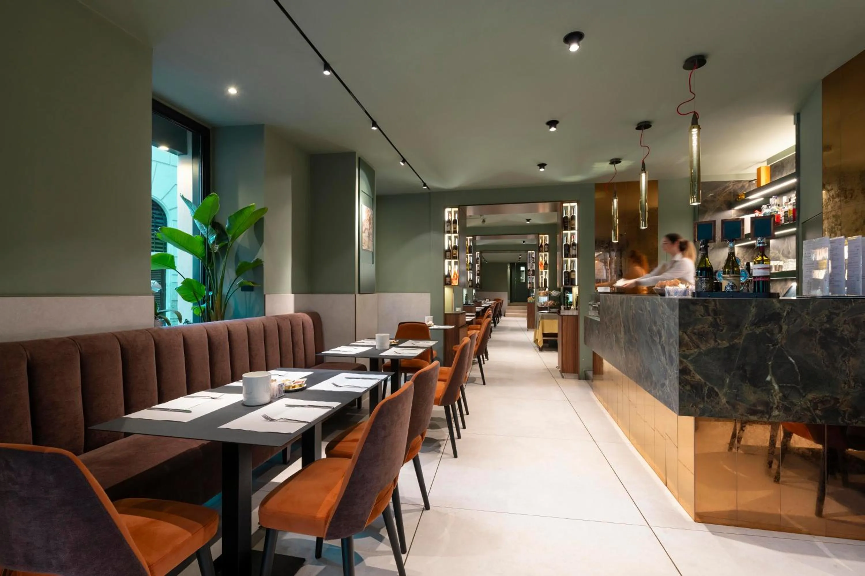 Restaurant/places to eat in Hotel Hiberia