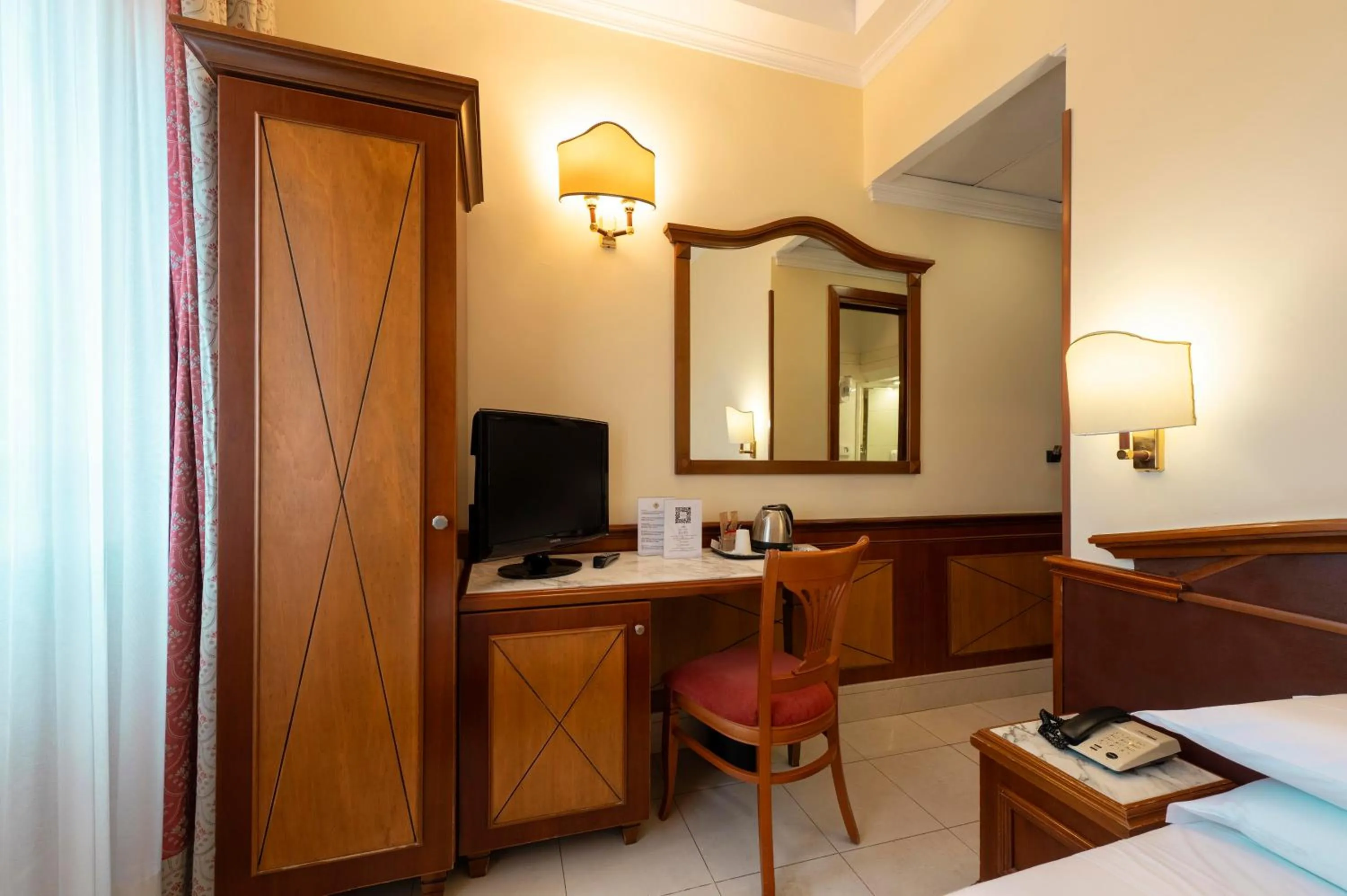 Photo of the whole room, Bed in Hotel Hiberia