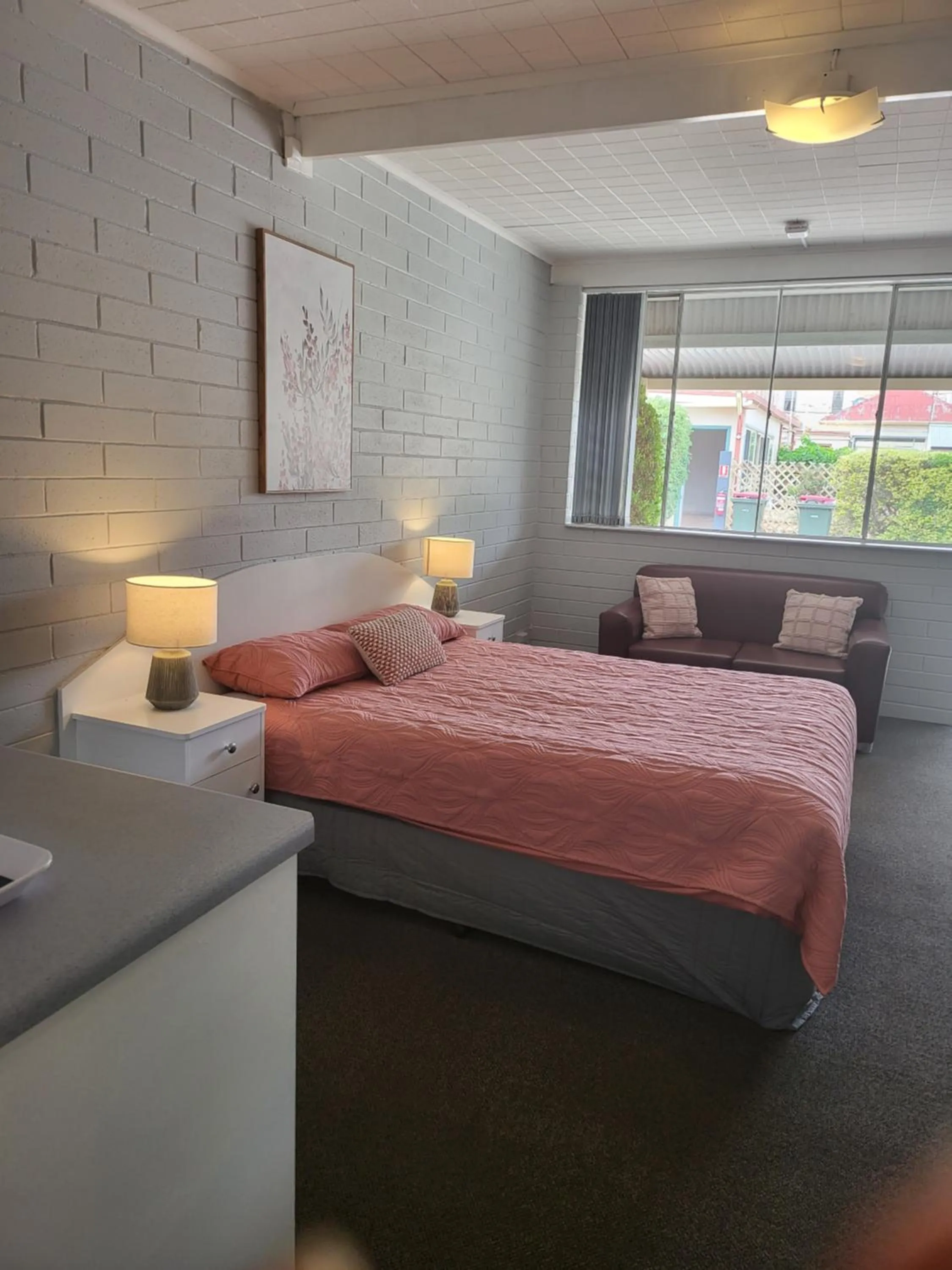 Bed in Peterborough Motel