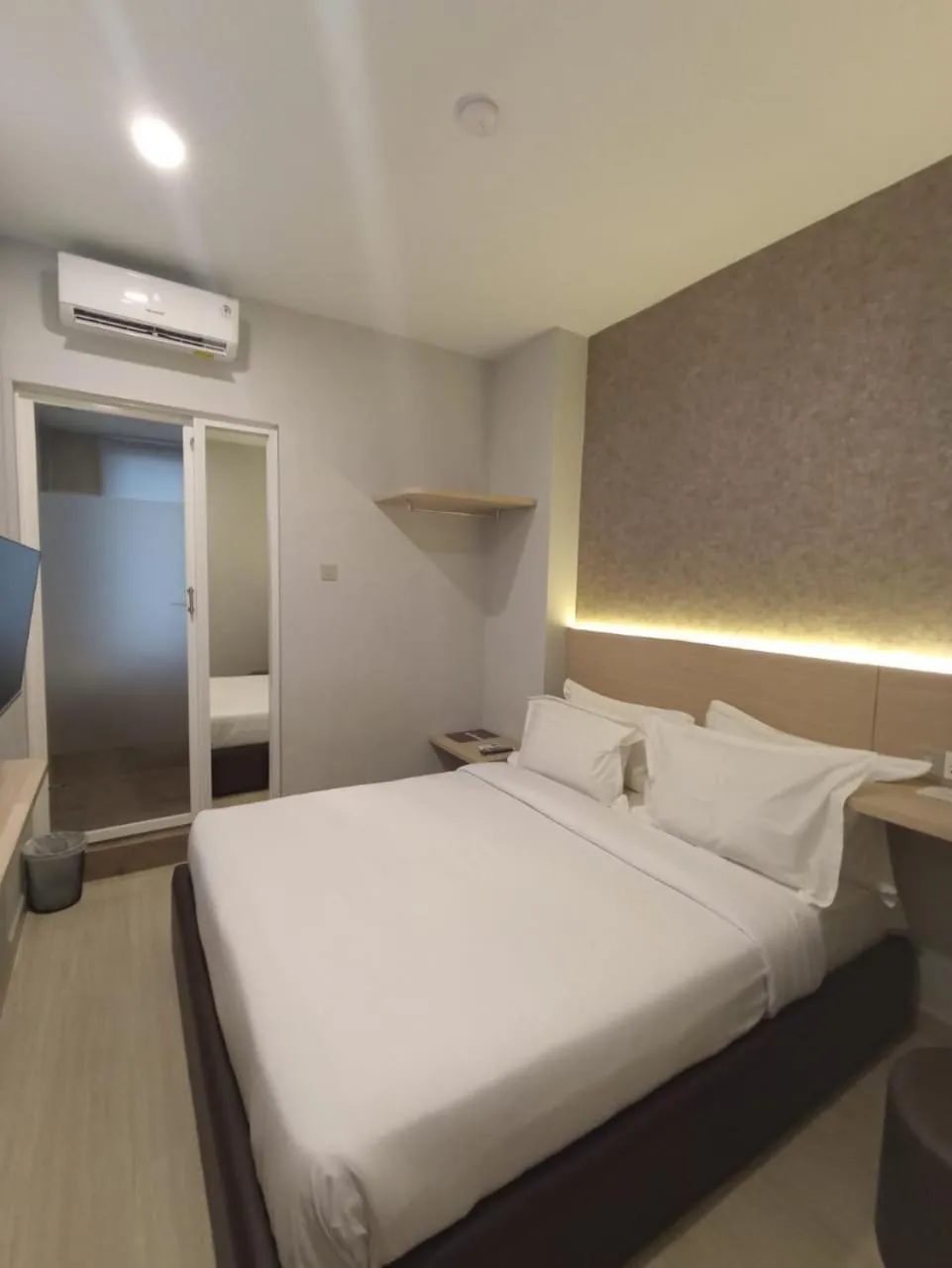 Bedroom, Bed in Swasana Hotel Medan