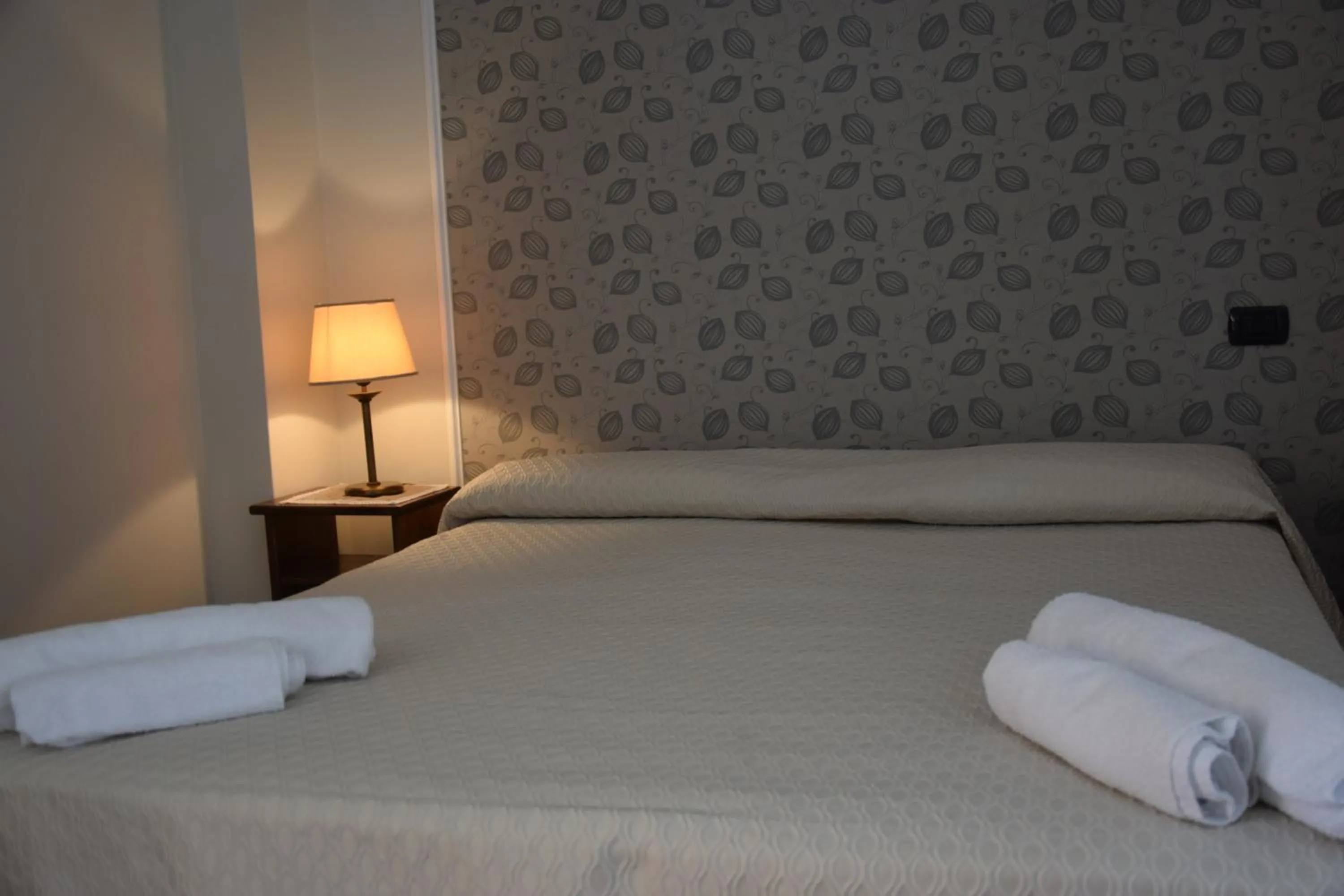 wedding, Bed in Hotel Ristorante Guardanapoli