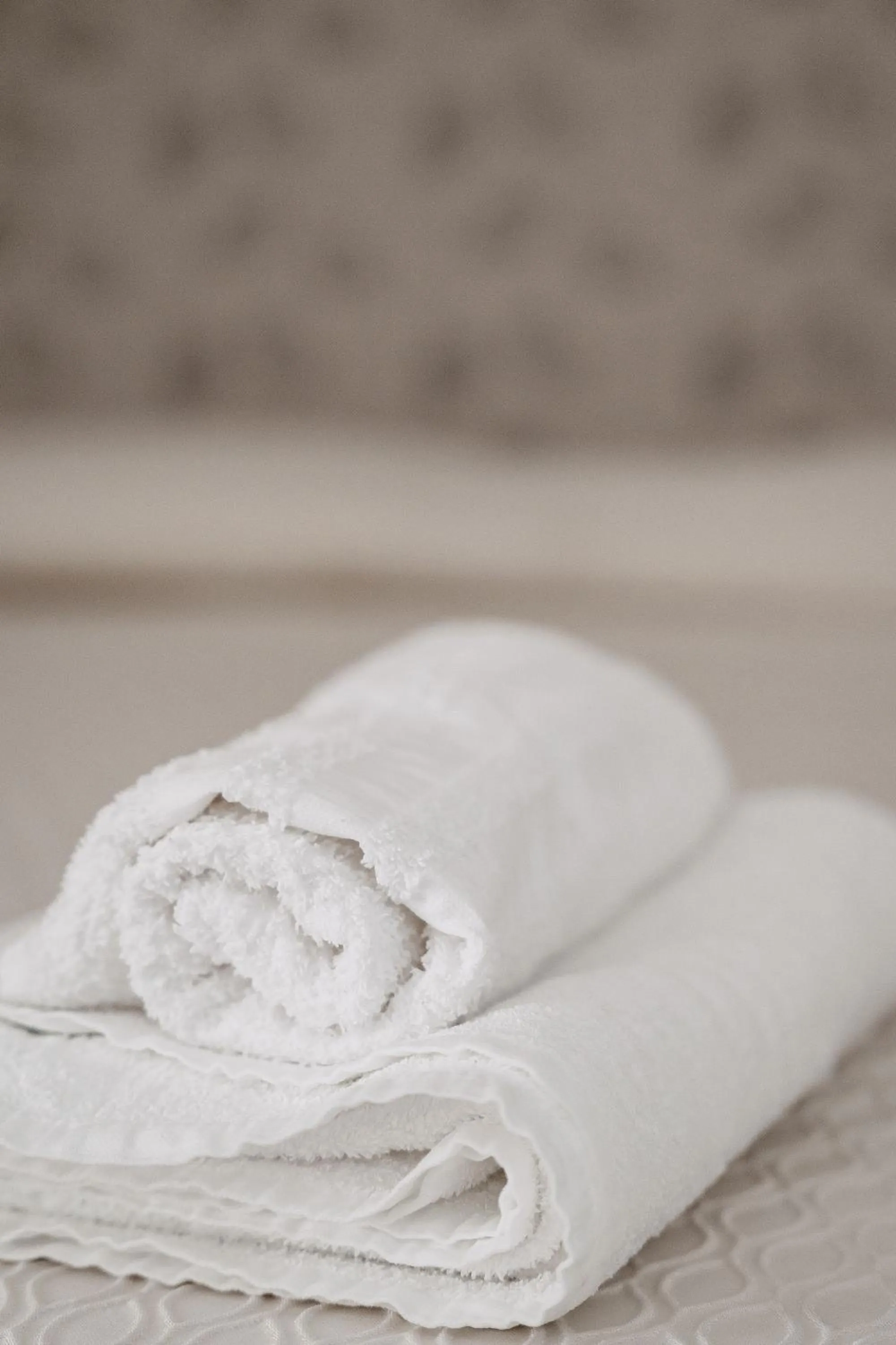 towels, Bed in Hotel Ristorante Guardanapoli