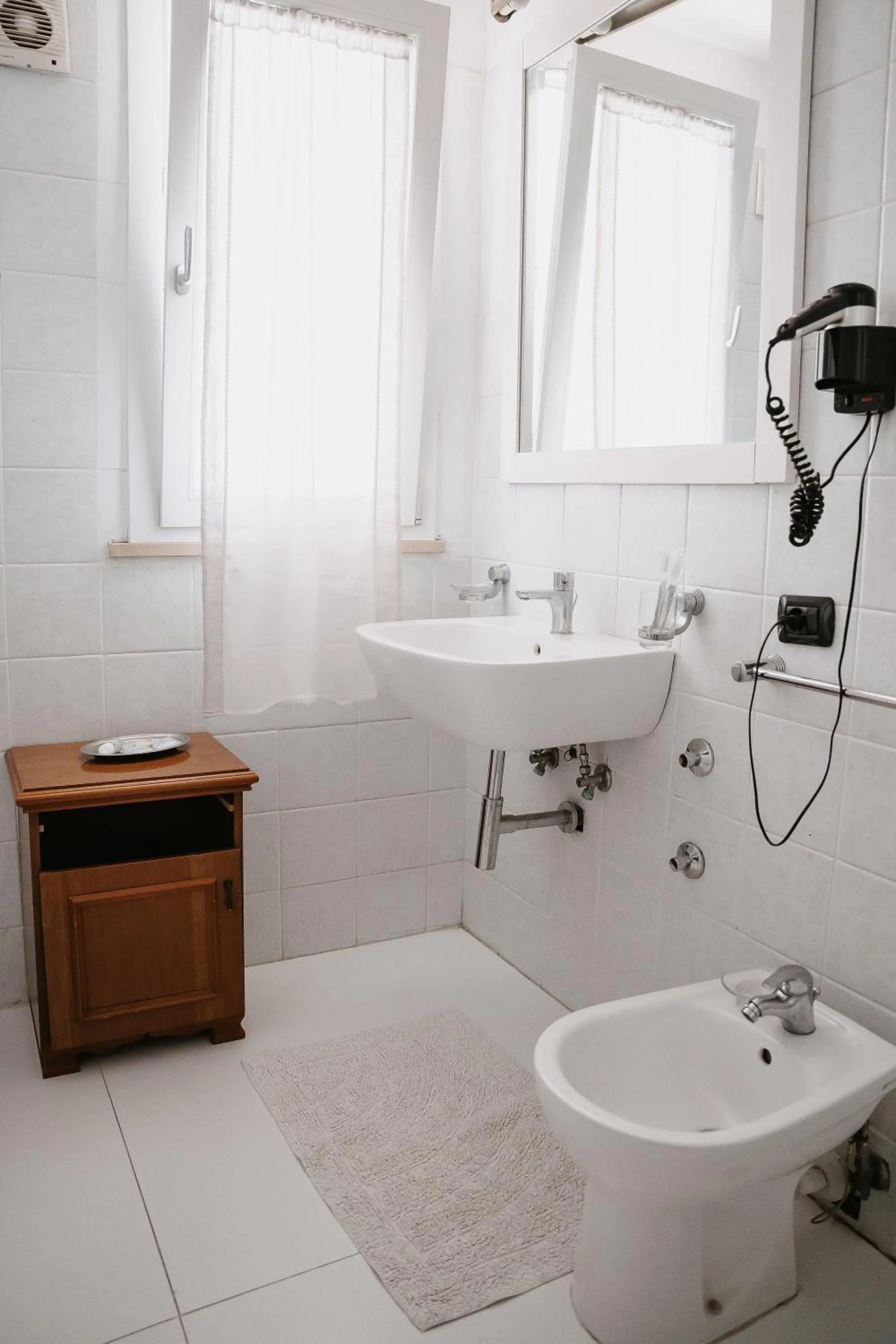 Bathroom in Hotel Ristorante Guardanapoli