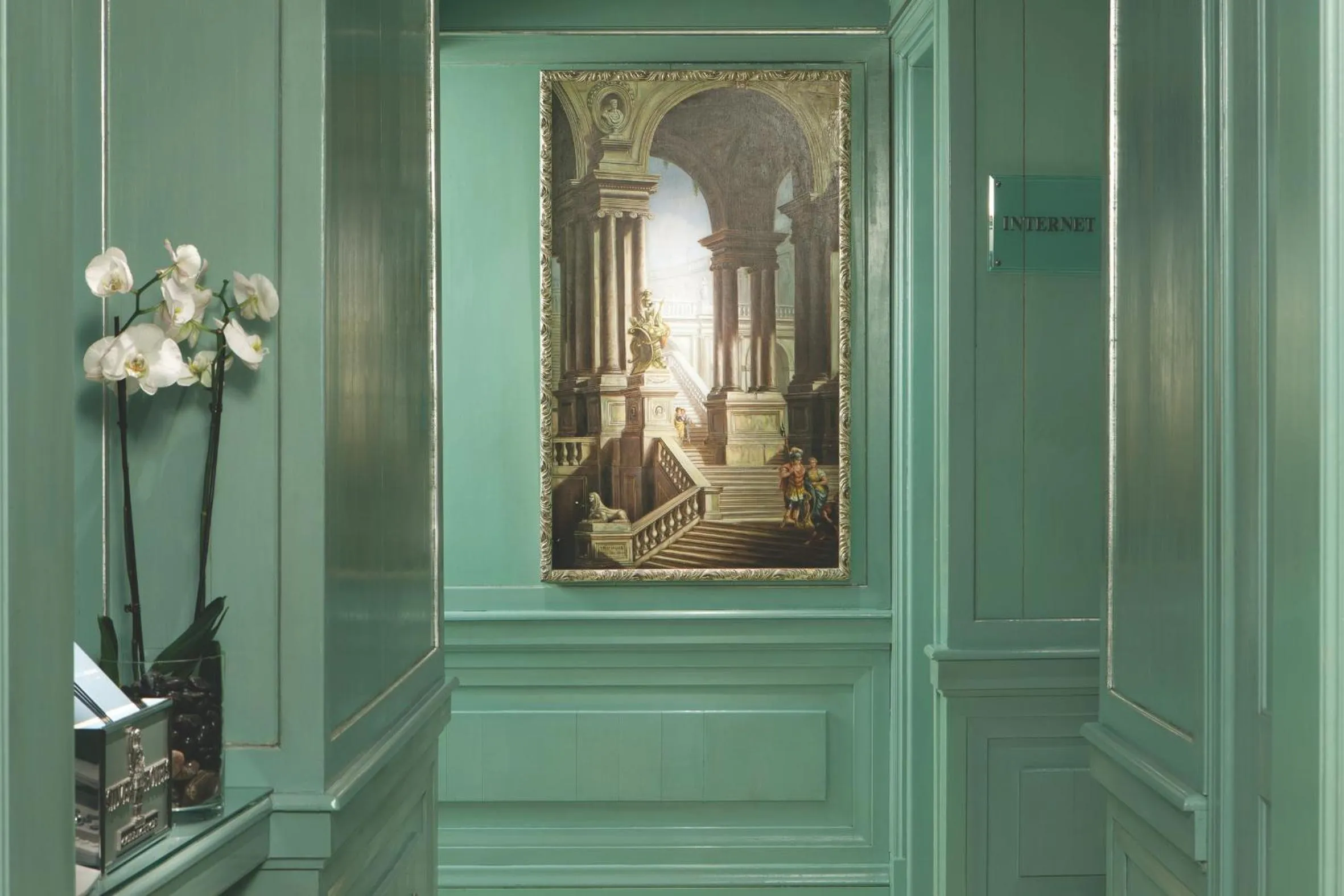 Decorative detail in Stendhal Hotel