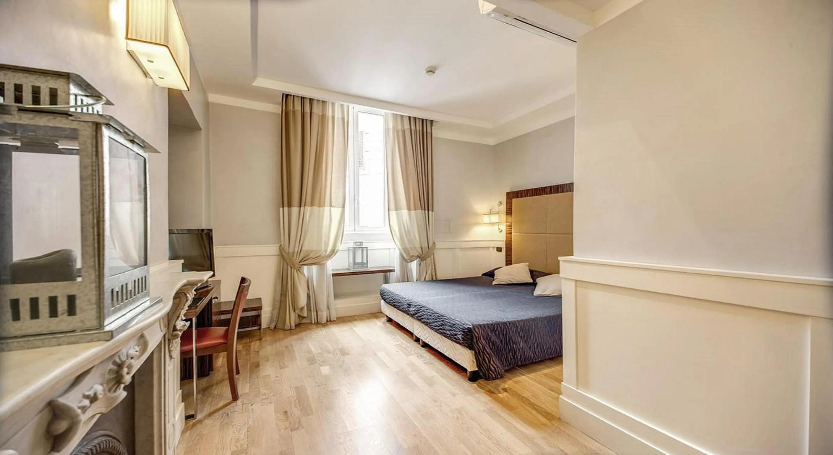 Photo of the whole room, Bed in 939 Hotel