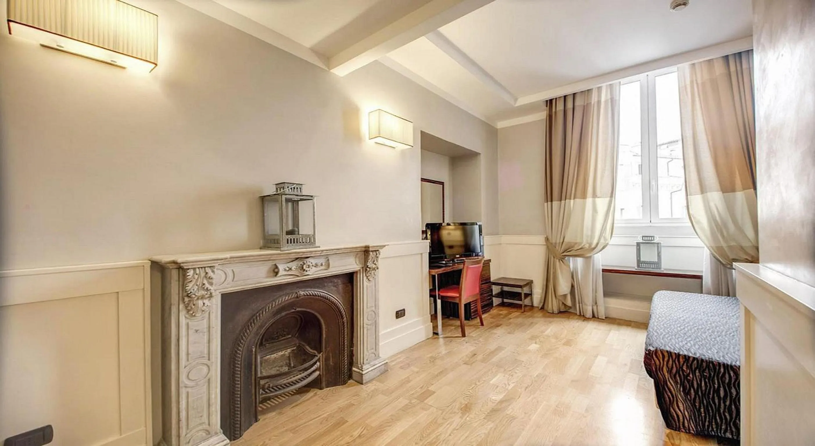 Photo of the whole room in 939 Hotel