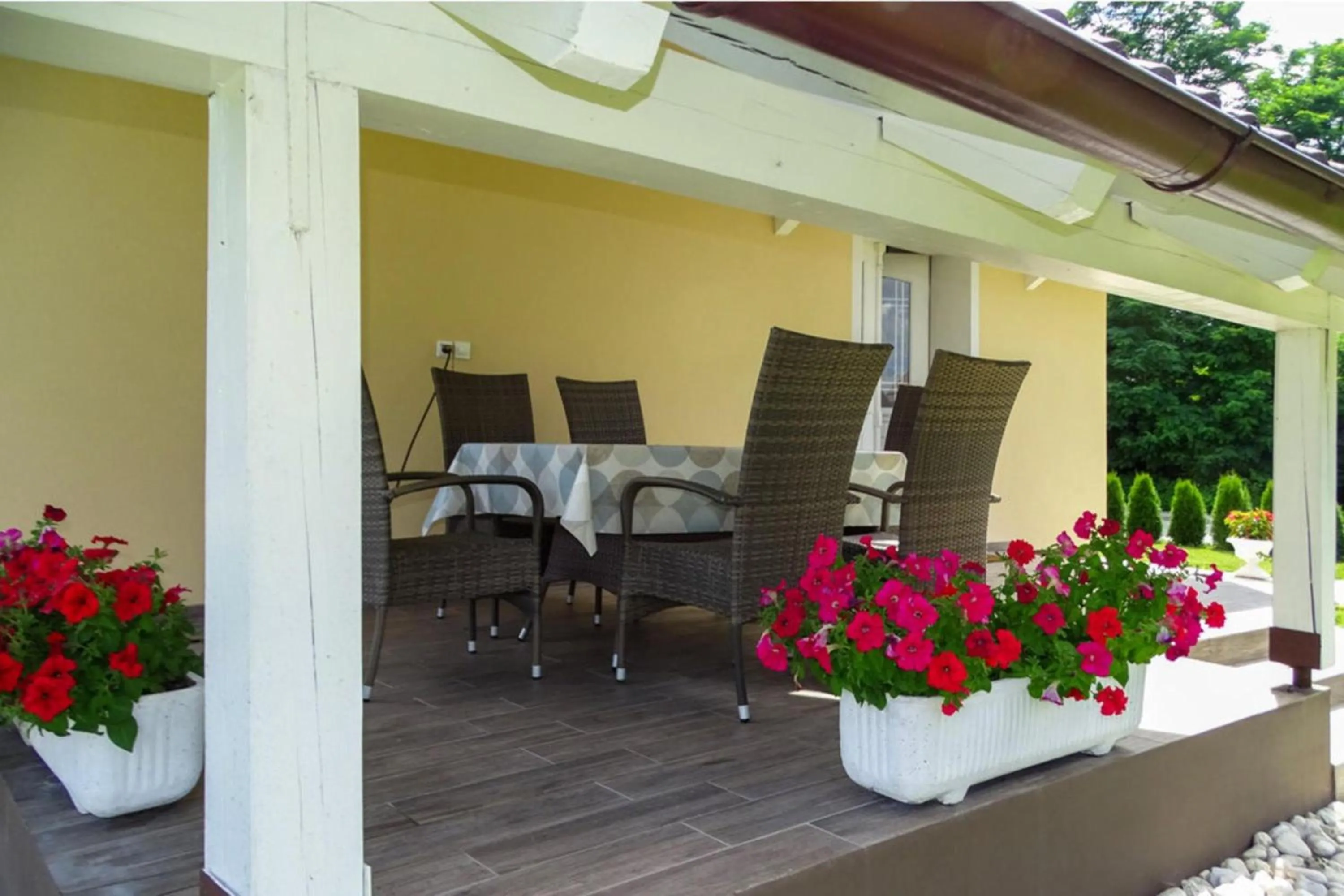 Balcony/Terrace in Villa Cujez With Sauna And Pool - Happy Rentals