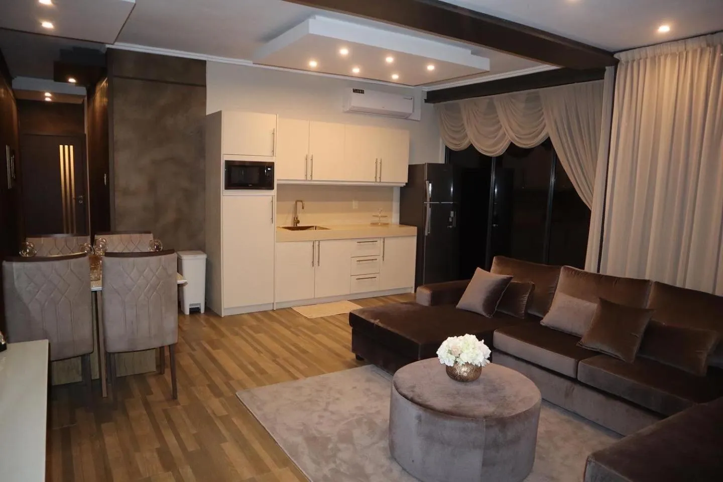 Kitchen or kitchenette in Empire Apartments Su 1 Celinastraat