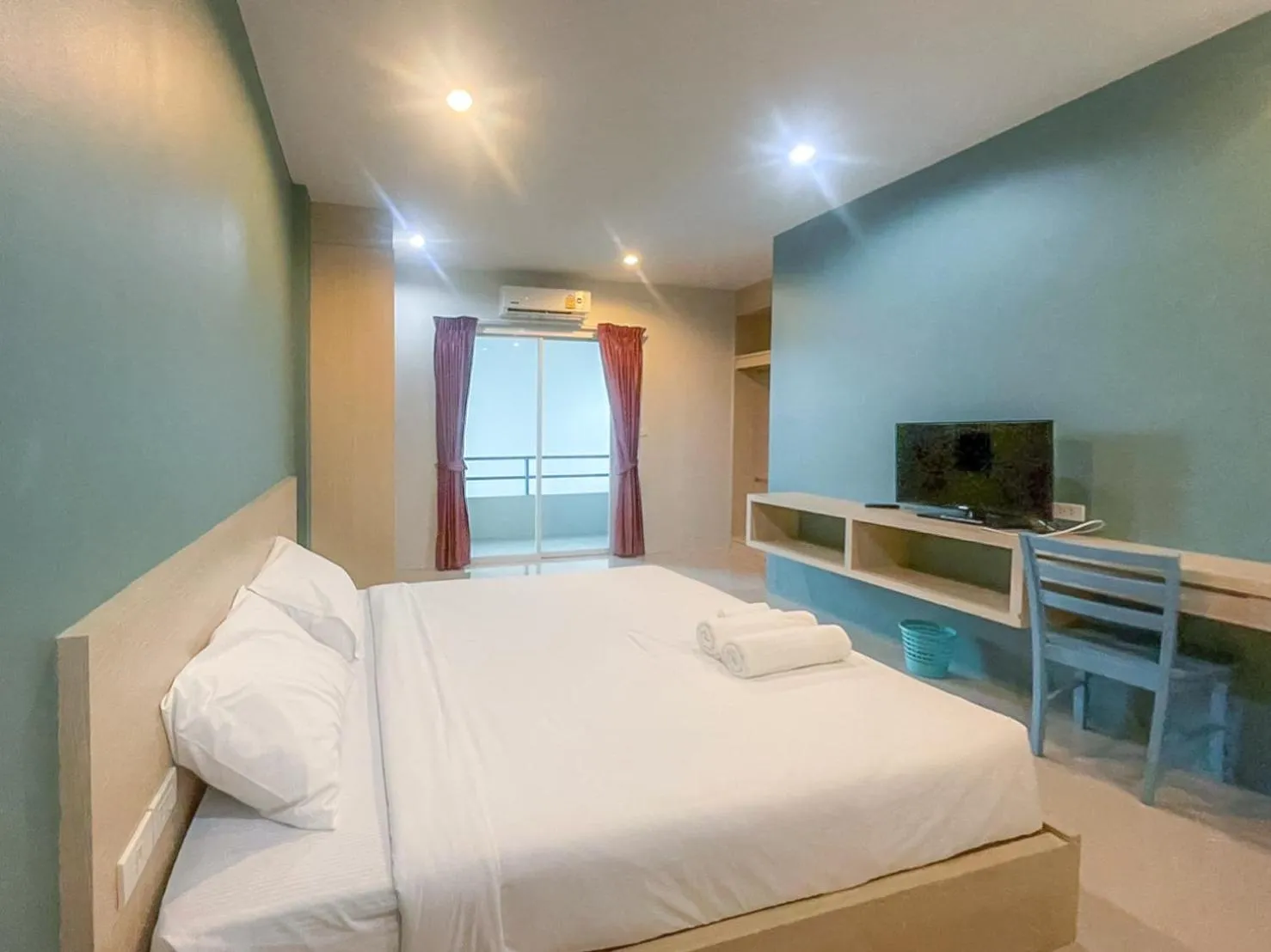 Bedroom, Bed in Hop On Phuket