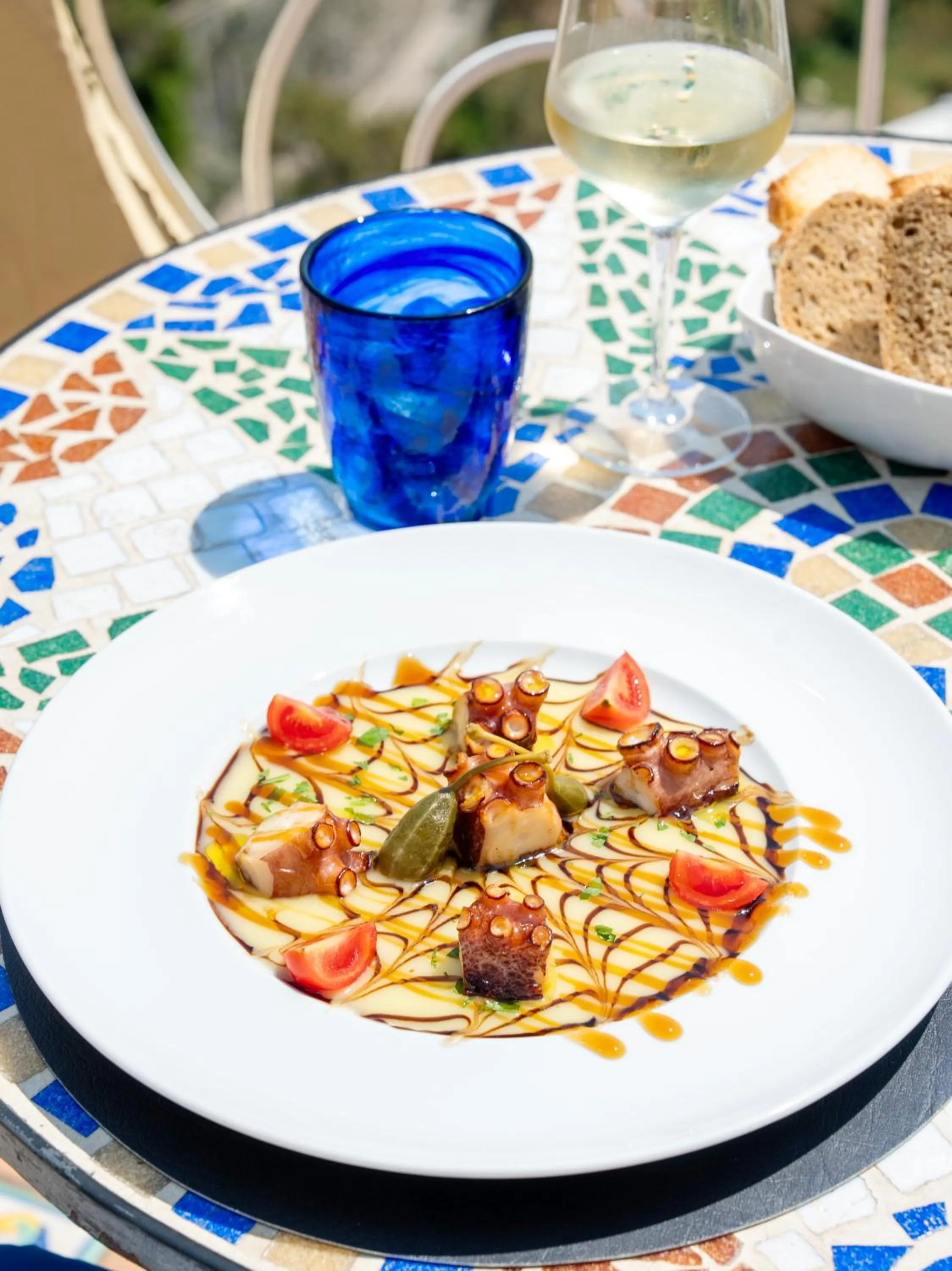 Restaurant/places to eat in Hotel Posa Posa