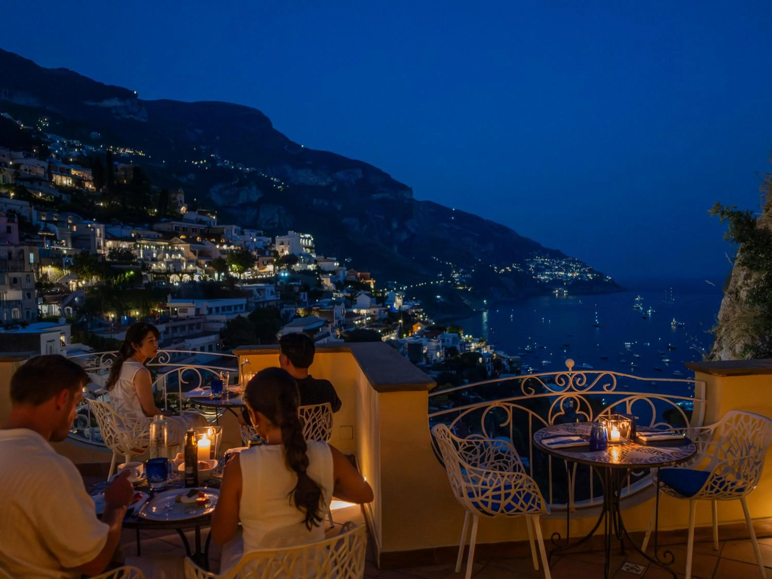 Restaurant/places to eat in Hotel Posa Posa