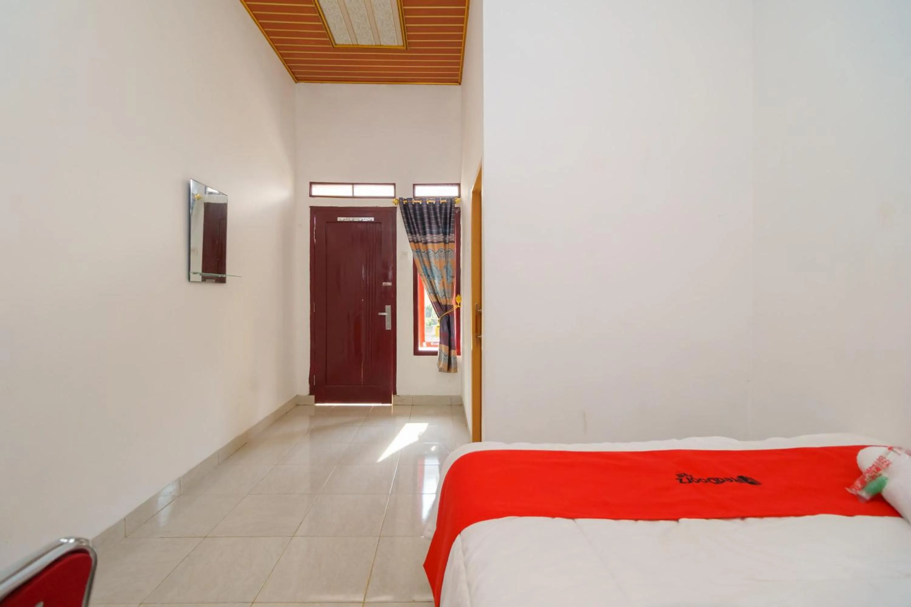 Bedroom, Bed in RedDoorz @ Jalan Sultan Agung Lampung