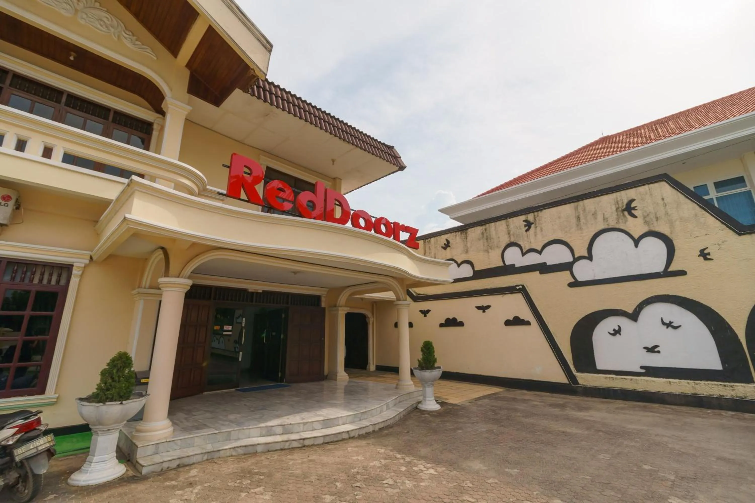 Property building in RedDoorz @ Jalan Sultan Agung Lampung
