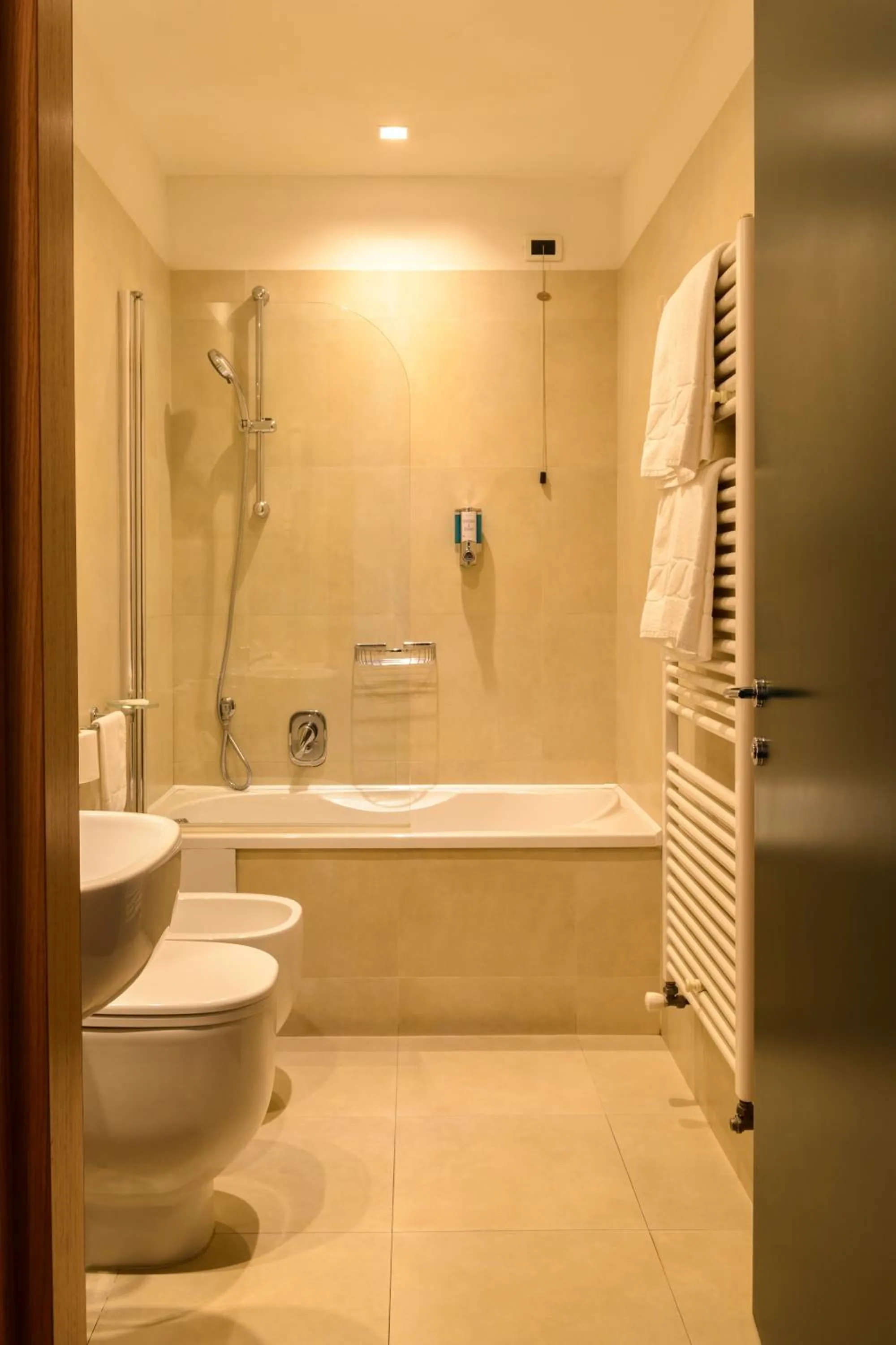 Shower in Elite Hotel & Spa
