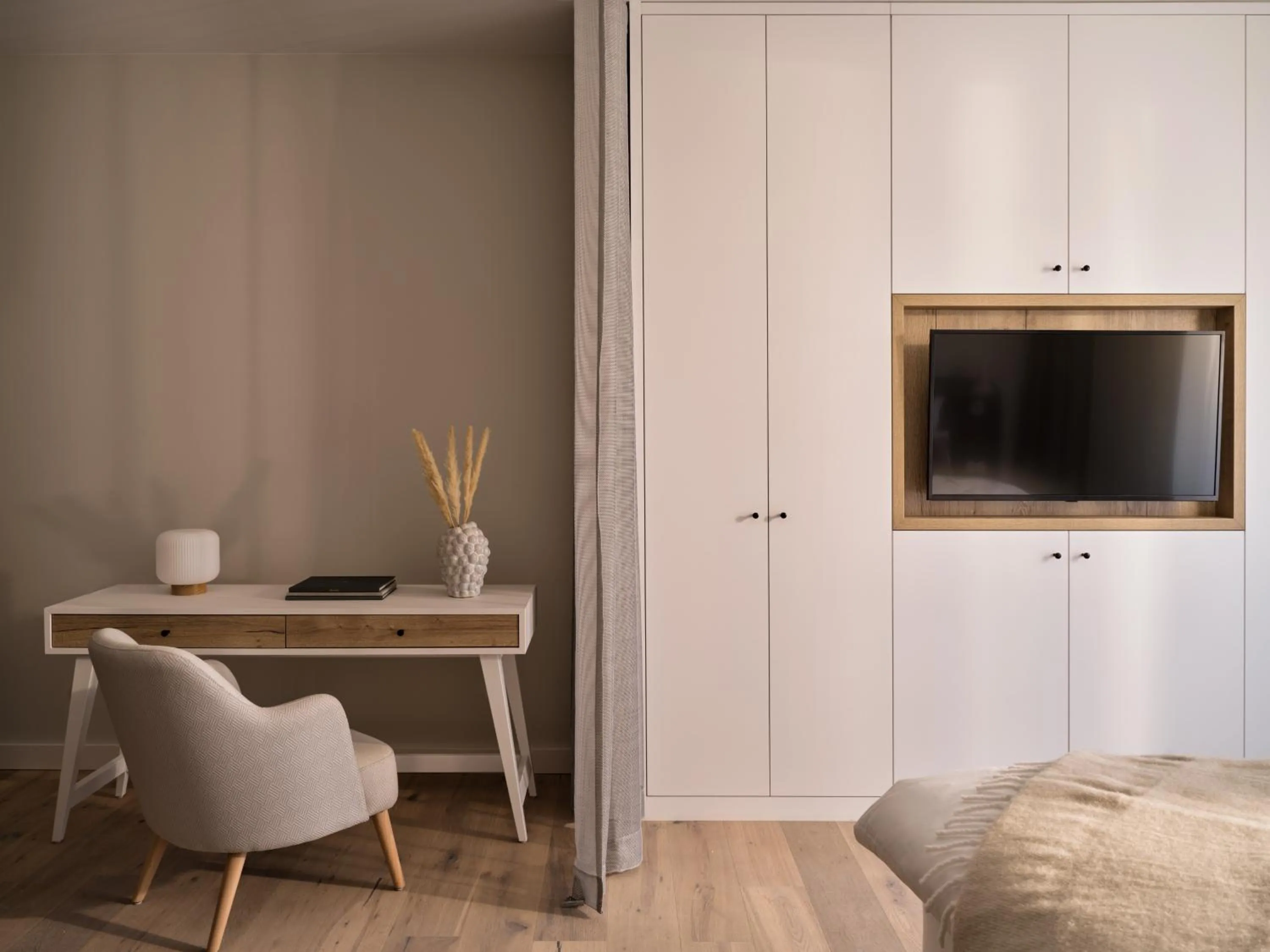 TV and multimedia in the breeze