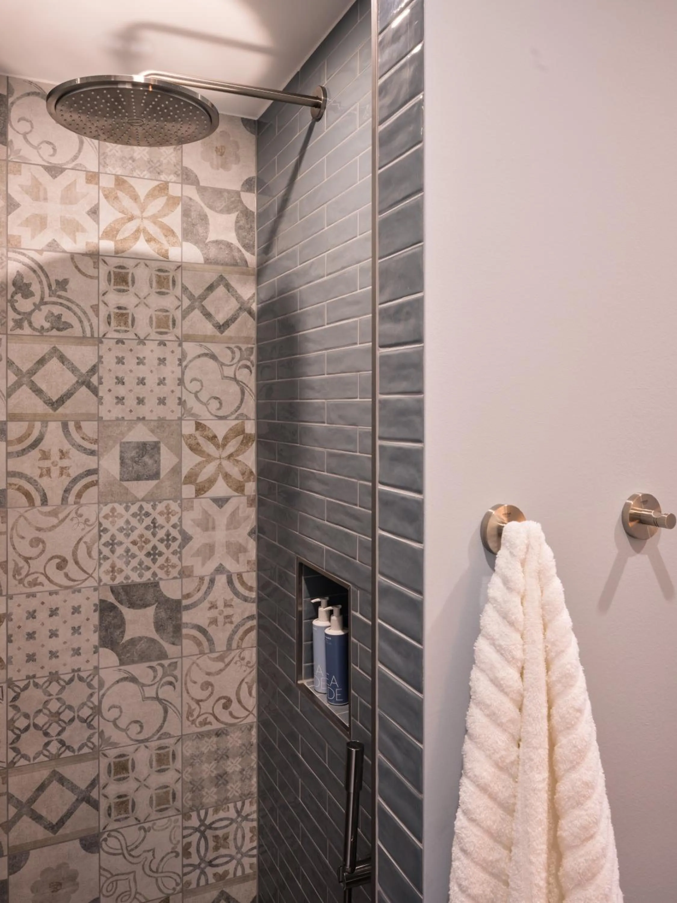 Shower in the breeze