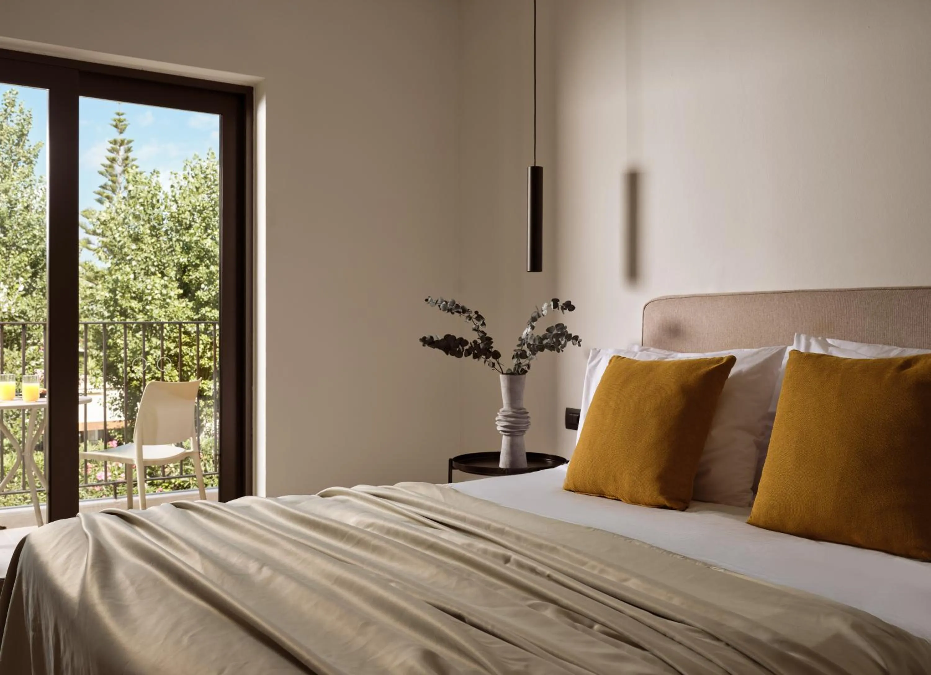 Photo of the whole room, Bed in New Beach Hotel