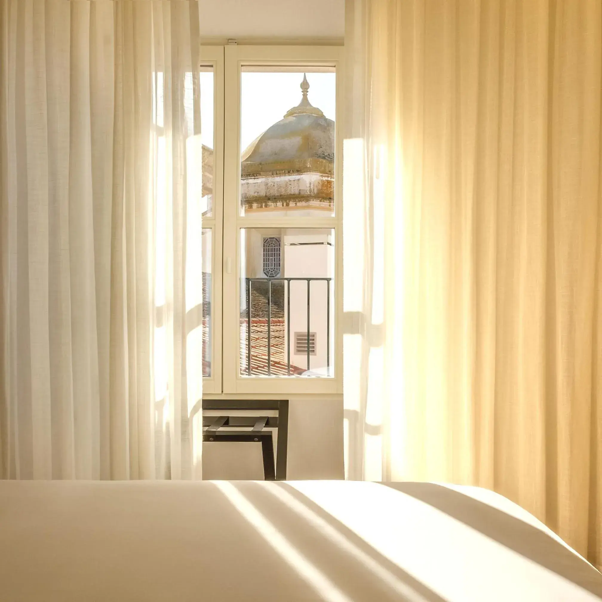 Superior Twin Room - single occupancy in MouraSuites Hotel Superior Twin Room - single occupancy in MouraSuites Hotel