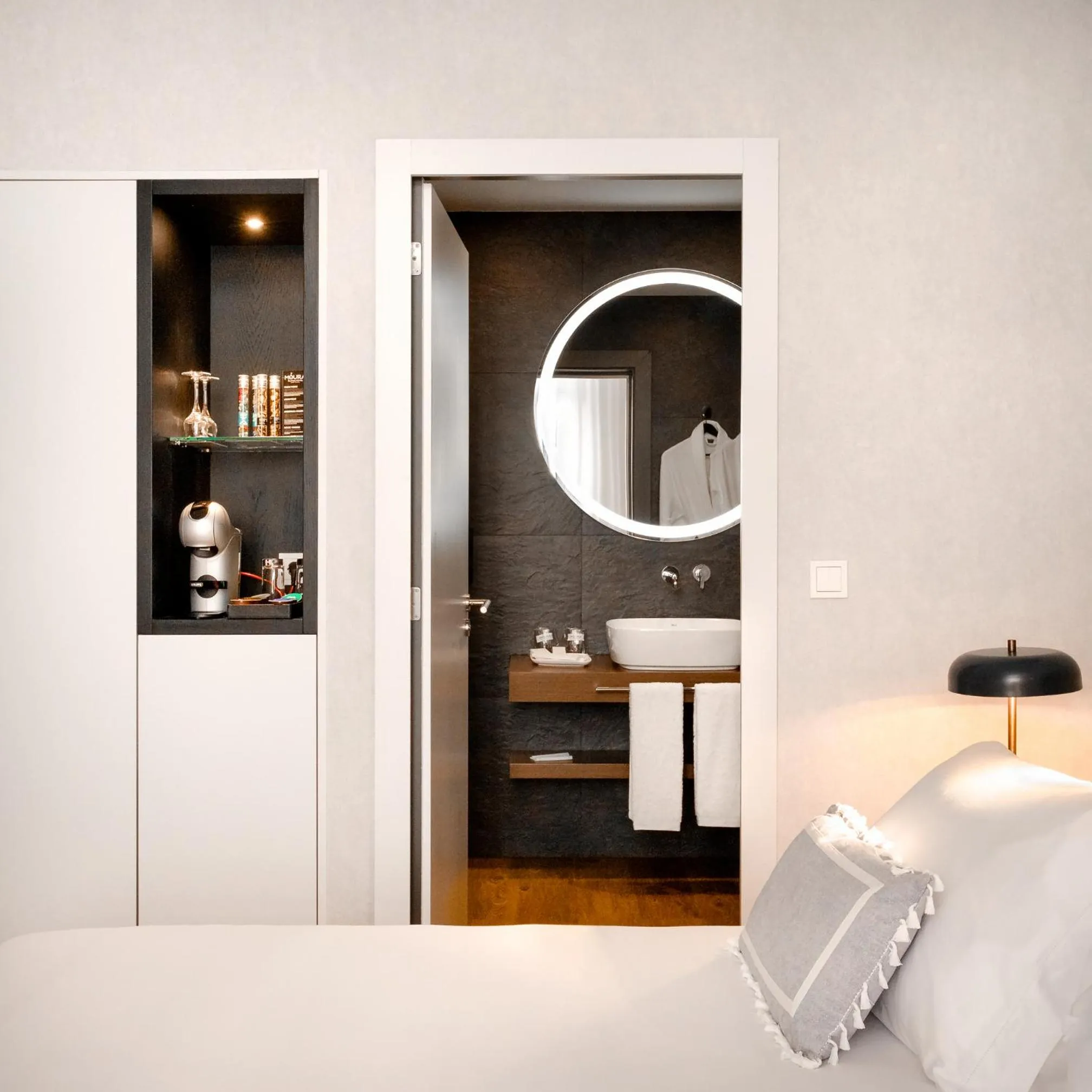 Toilet, Bed in MouraSuites Hotel