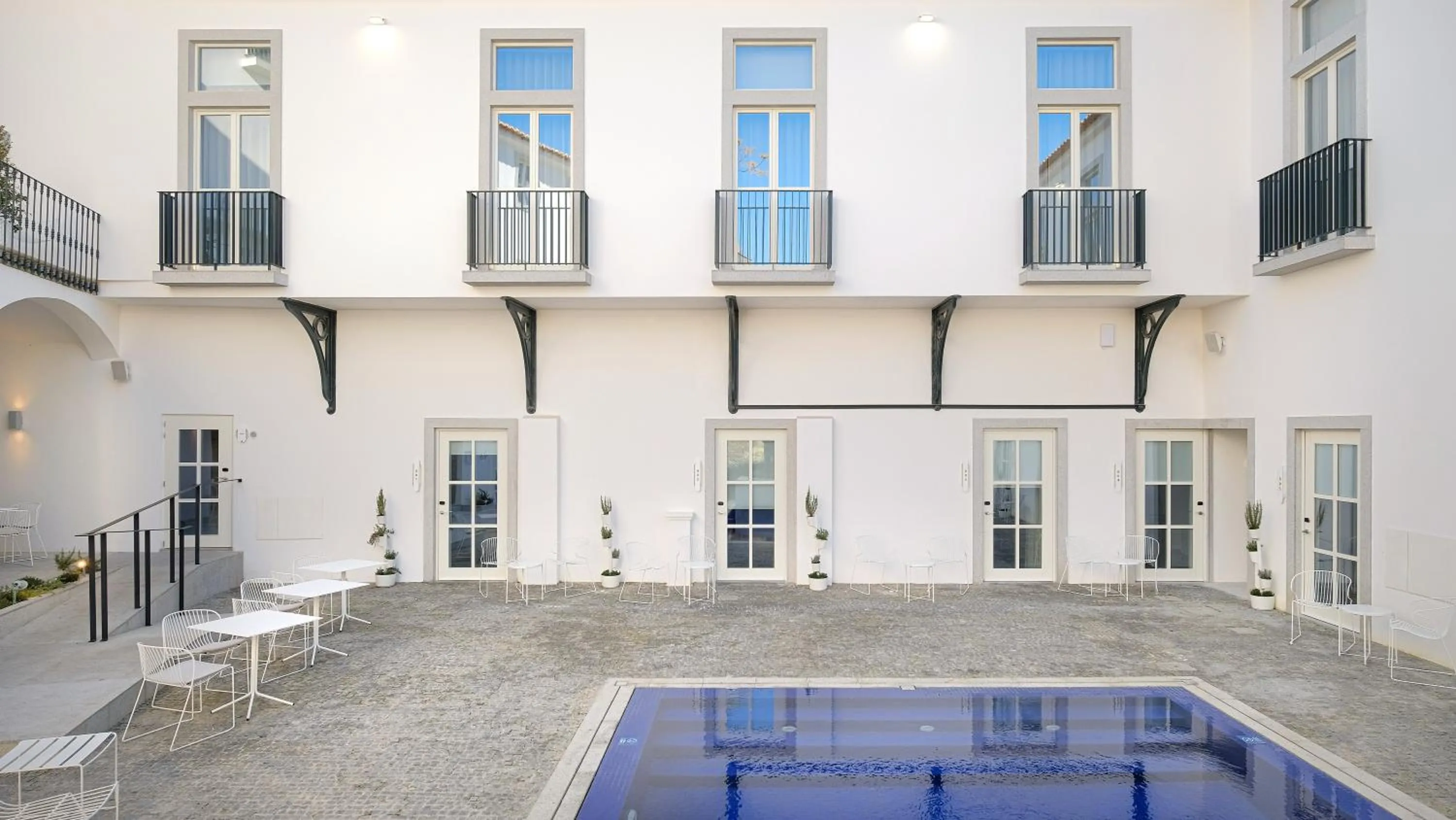 Patio in MouraSuites Hotel