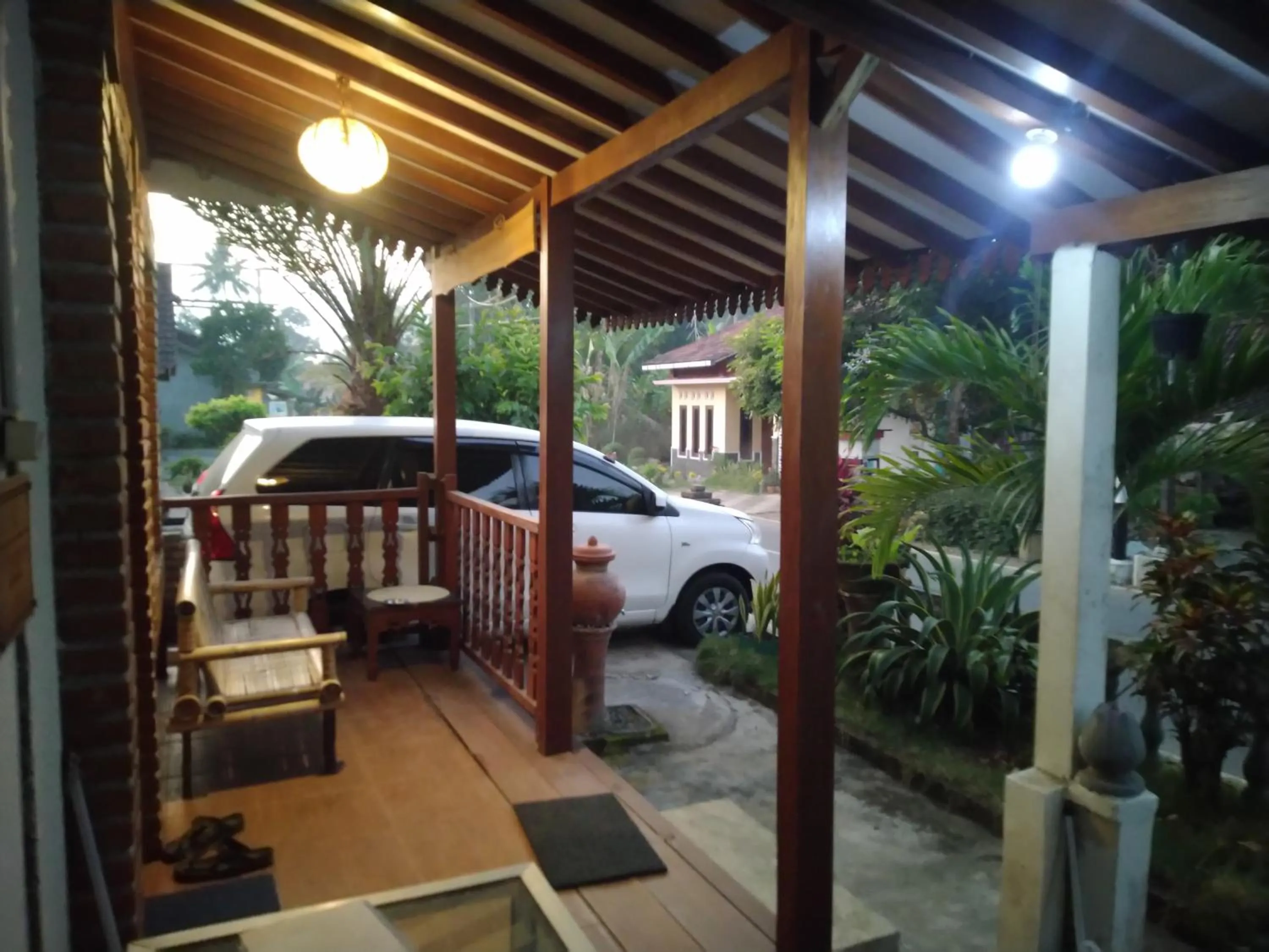 Patio in Penginapan Homestay Mudiyono Syari'ah