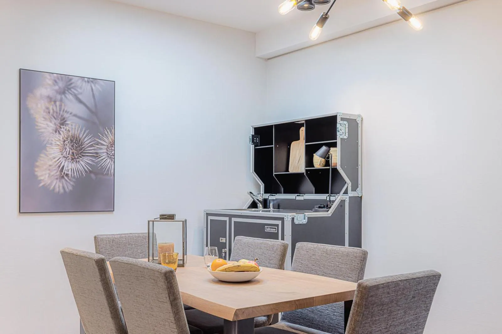 Dining area in ALPINE INN Davos