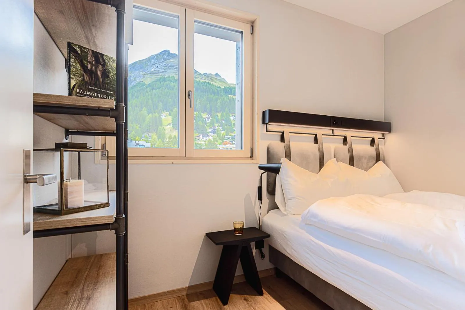 Bedroom, Bed in ALPINE INN Davos