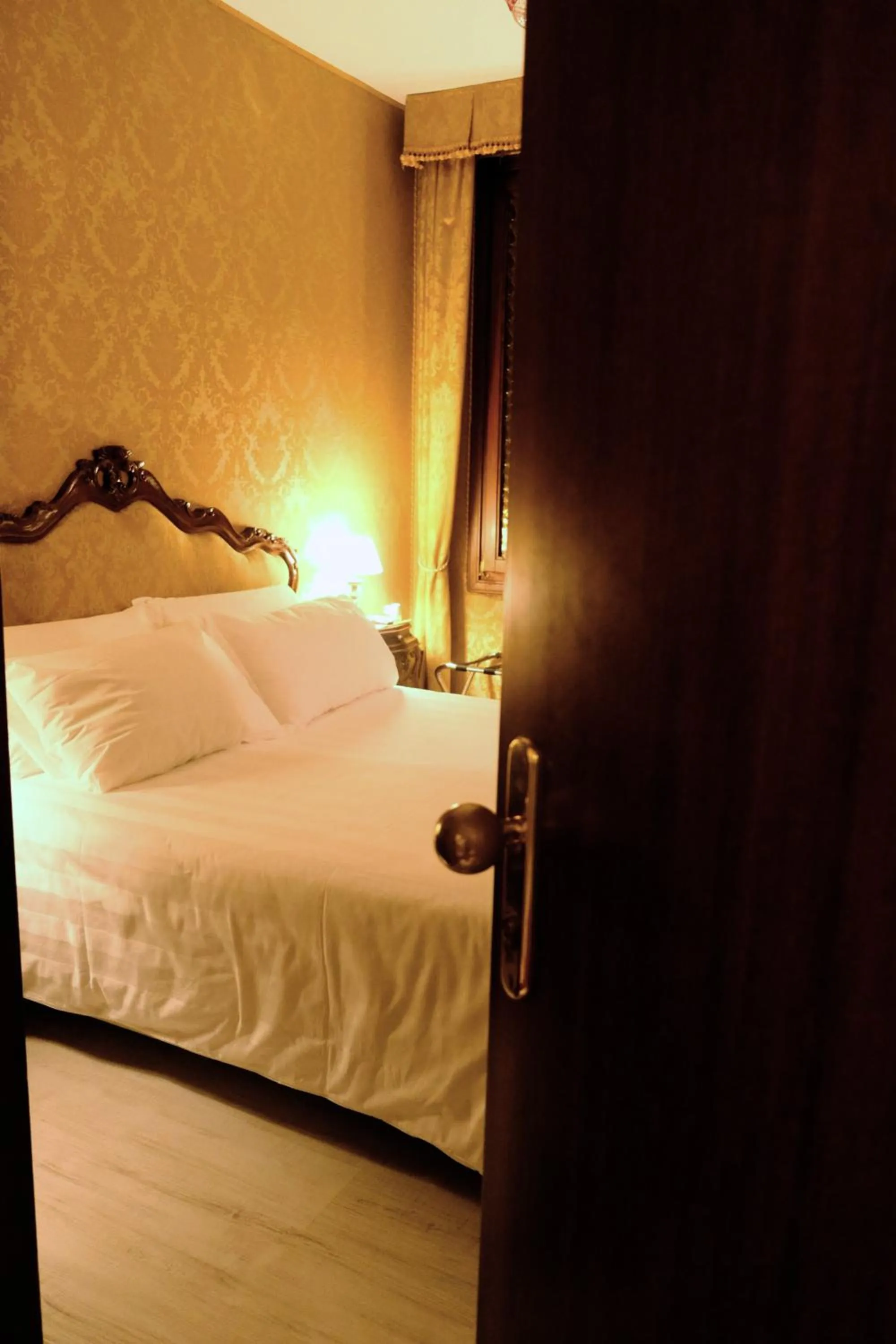 Photo of the whole room, Bed in H O T E L S A N G A L L O l