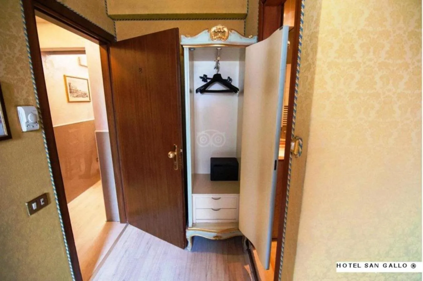 wardrobe in H O T E L S A N G A L L O l