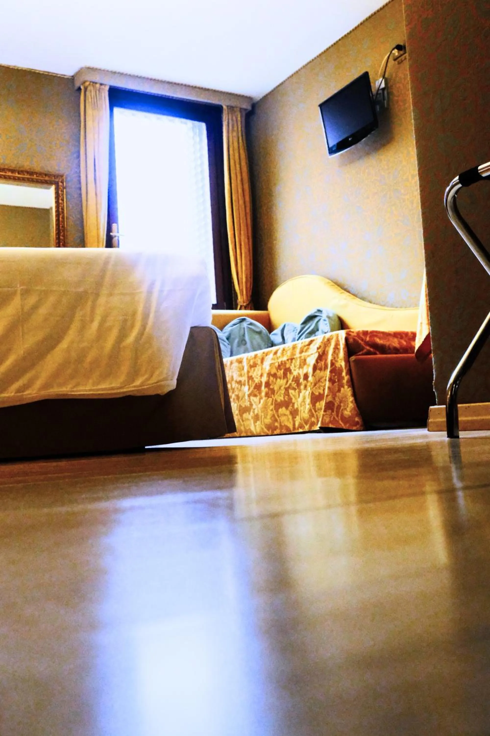 Photo of the whole room, Bed in H O T E L S A N G A L L O l