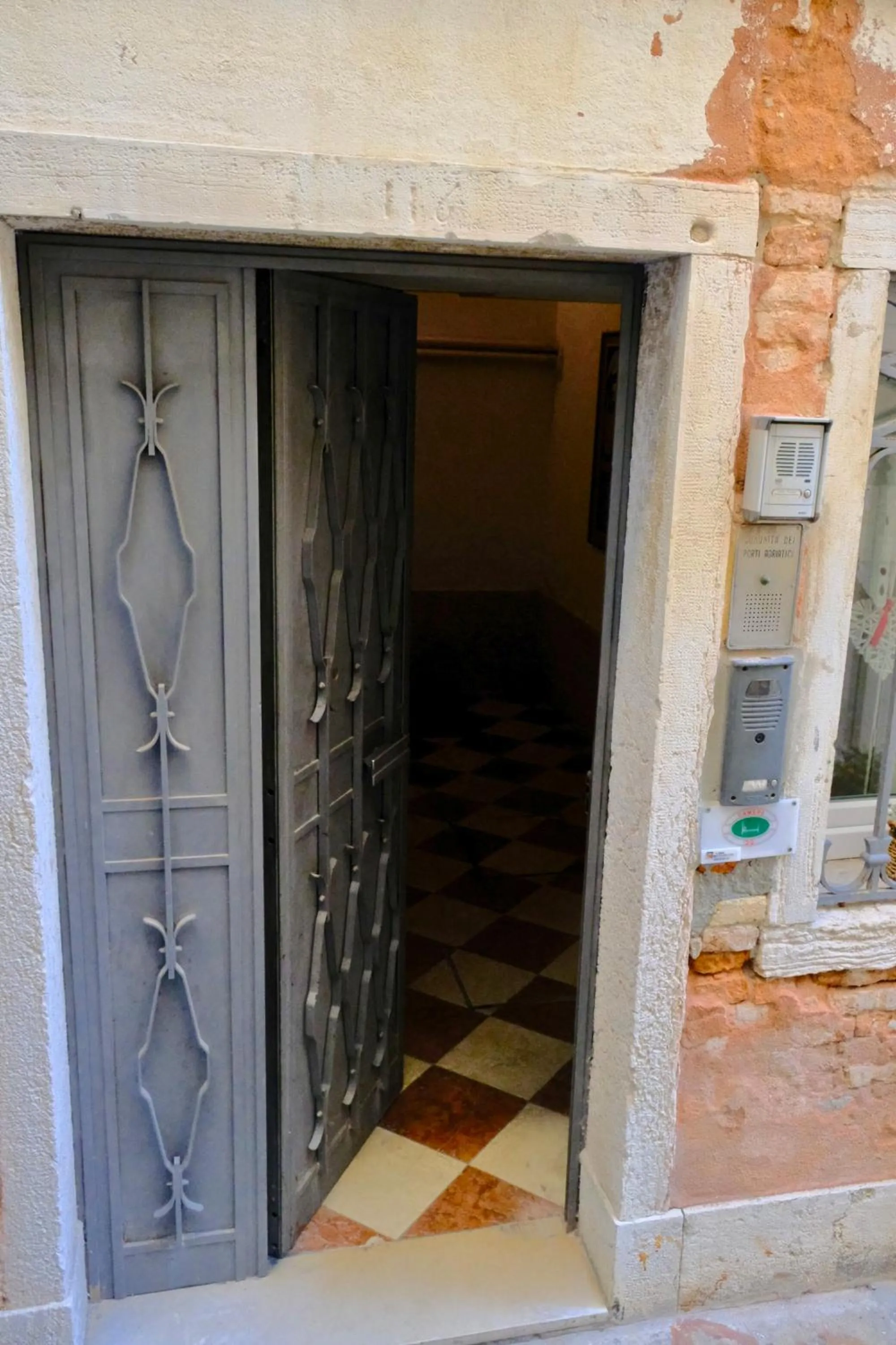 Facade/entrance in H O T E L S A N G A L L O l