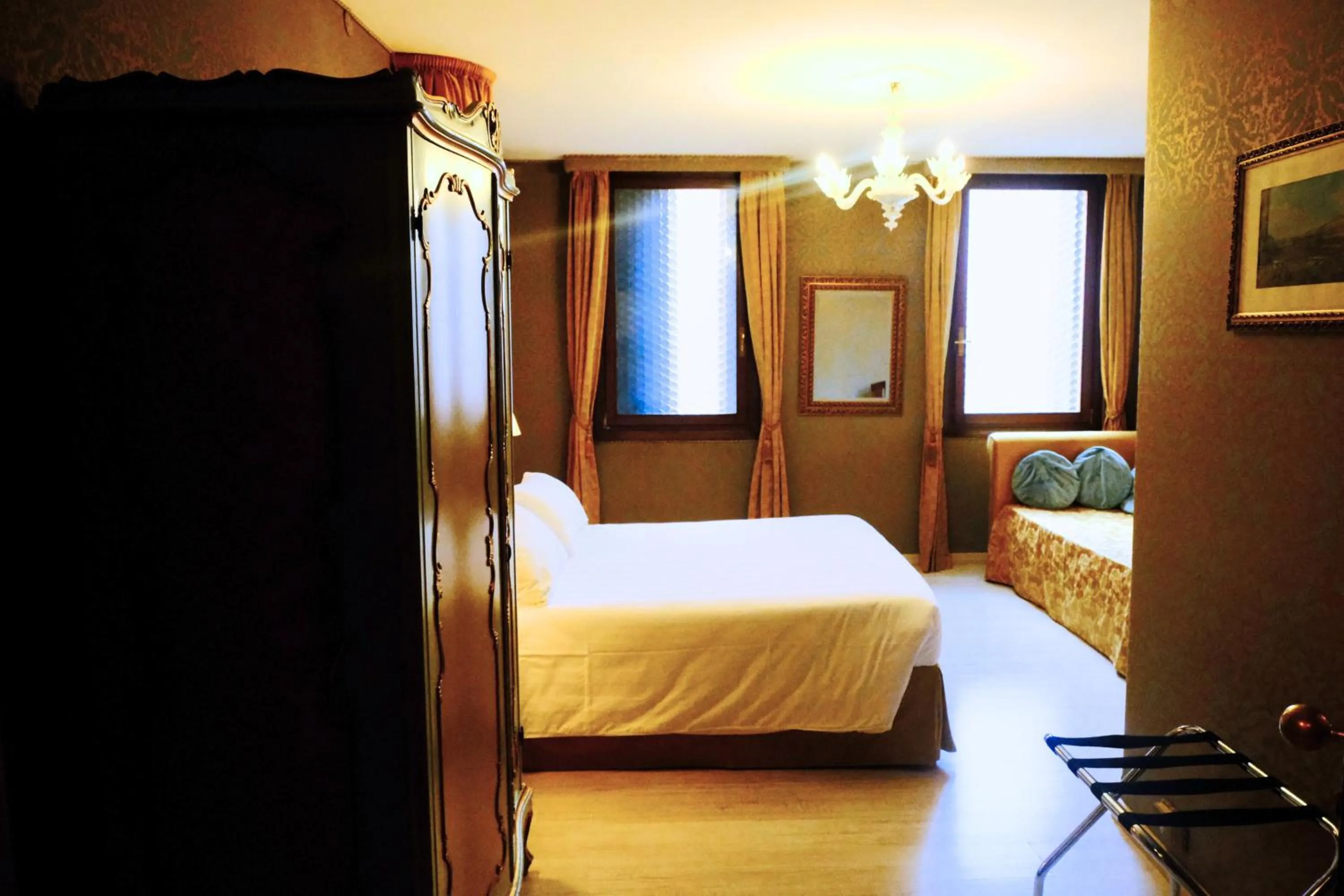 Photo of the whole room, Bed in H O T E L S A N G A L L O l