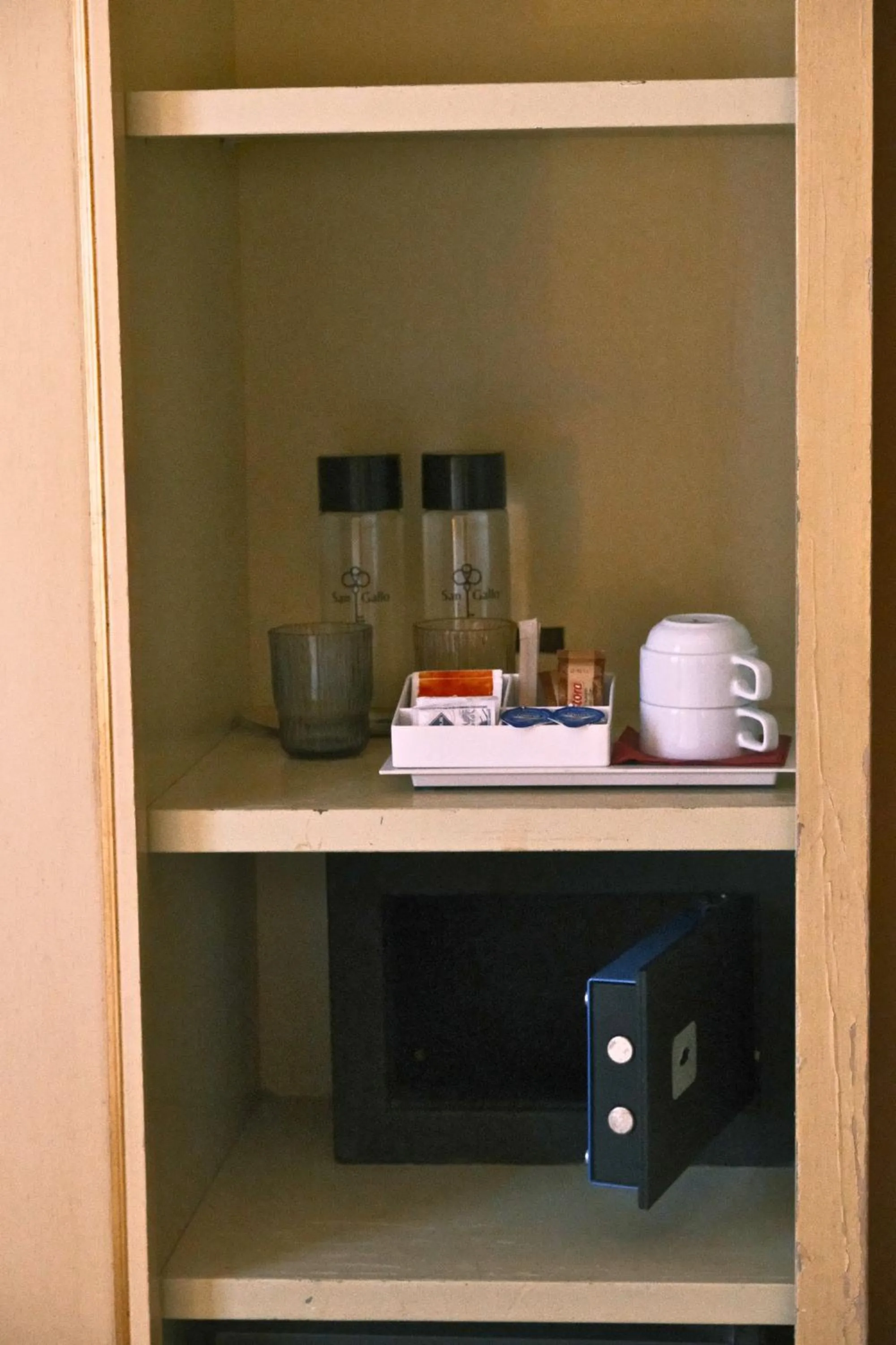 Coffee/tea facilities in H O T E L S A N G A L L O l