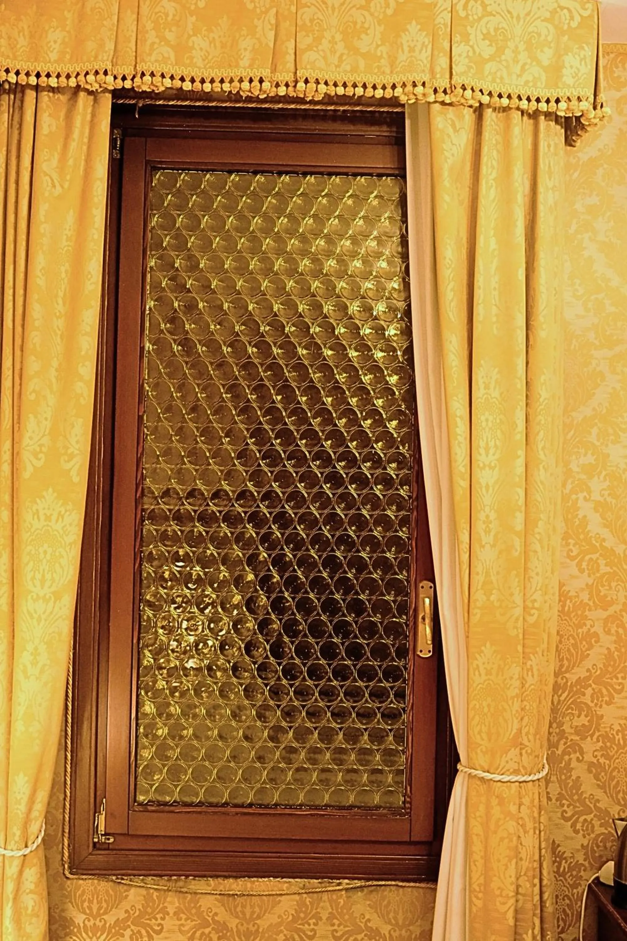 Decorative detail in H O T E L S A N G A L L O l