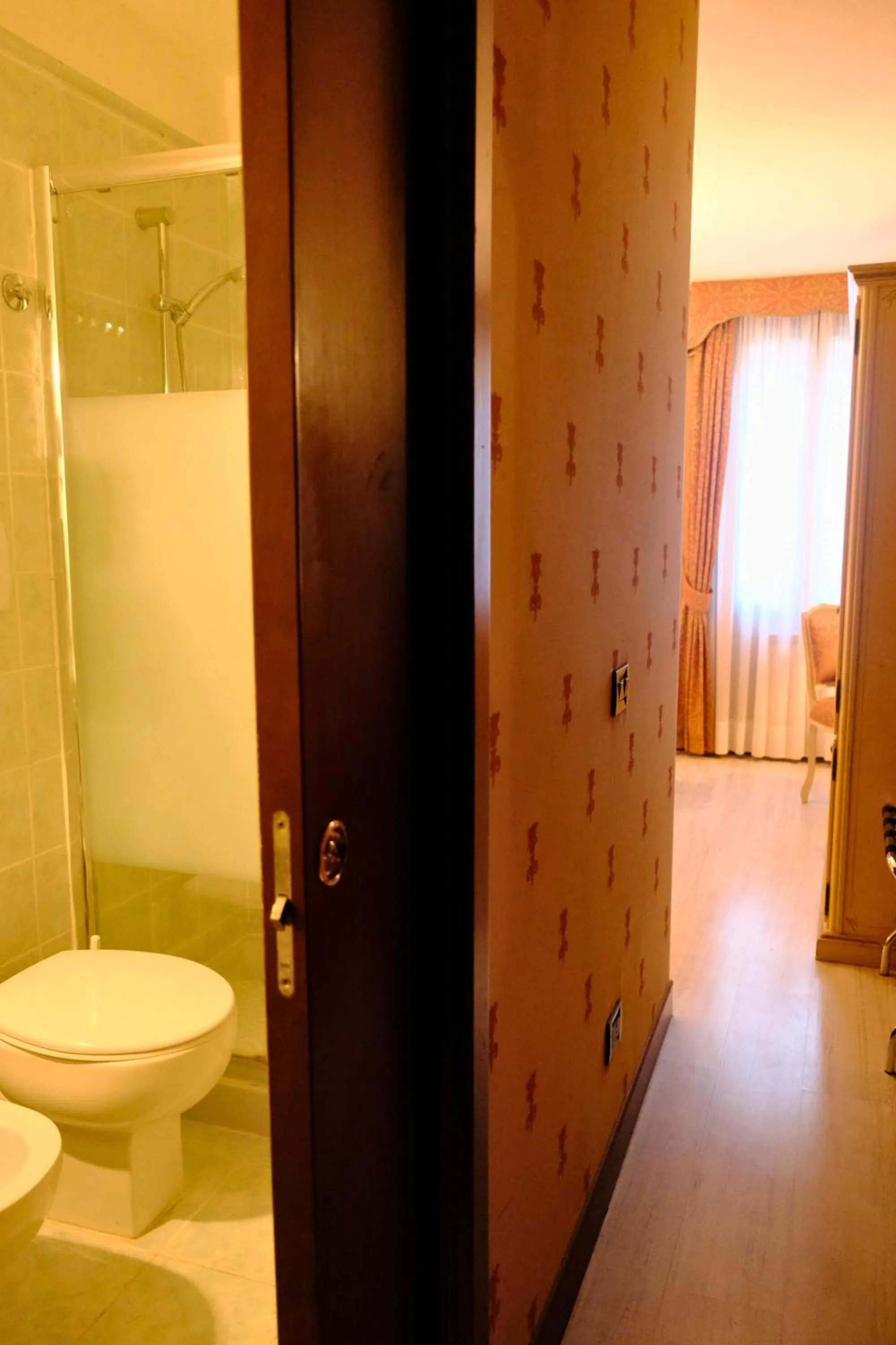 Photo of the whole room in H O T E L S A N G A L L O l