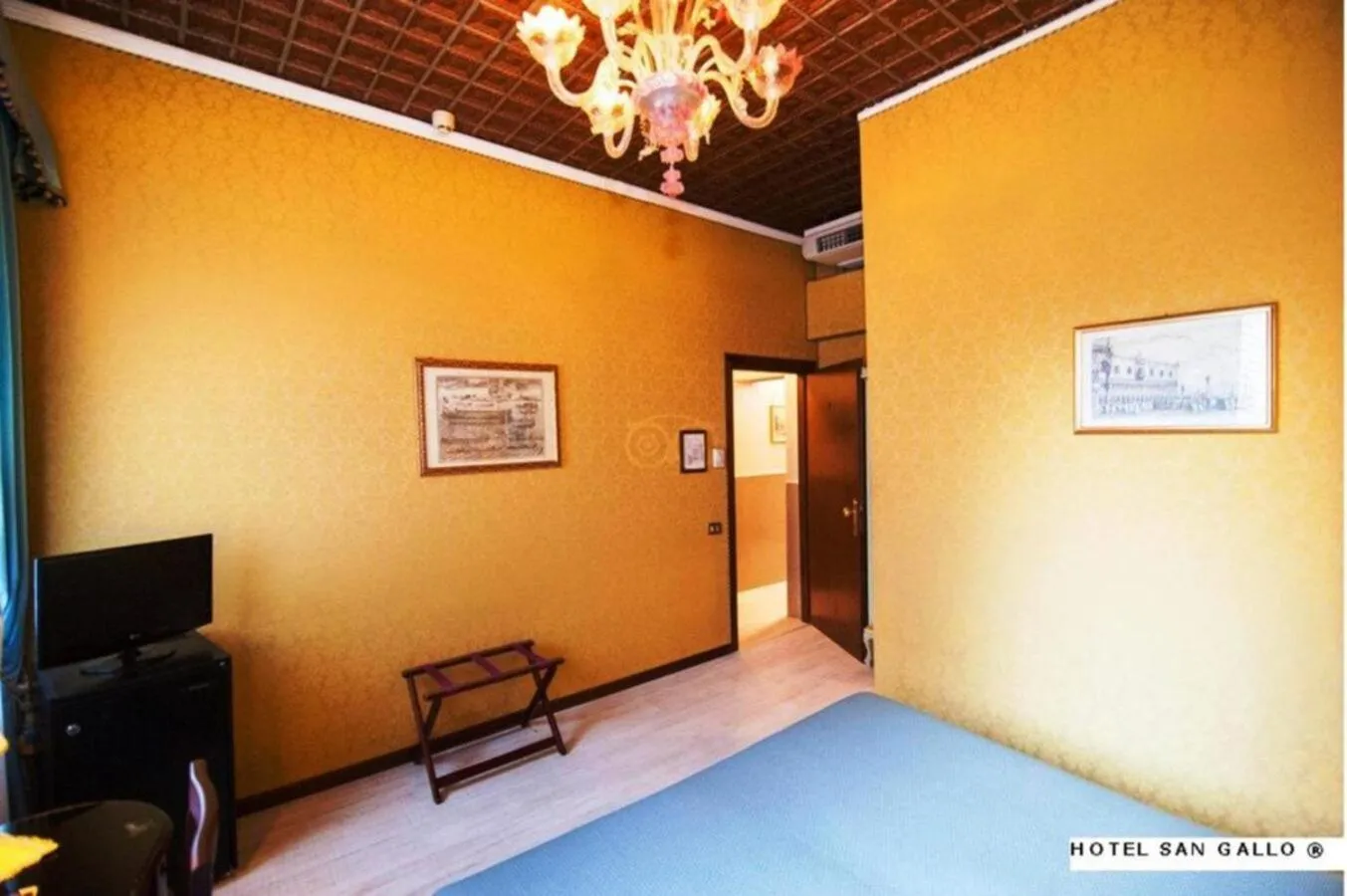 Photo of the whole room, Bed in H O T E L S A N G A L L O l