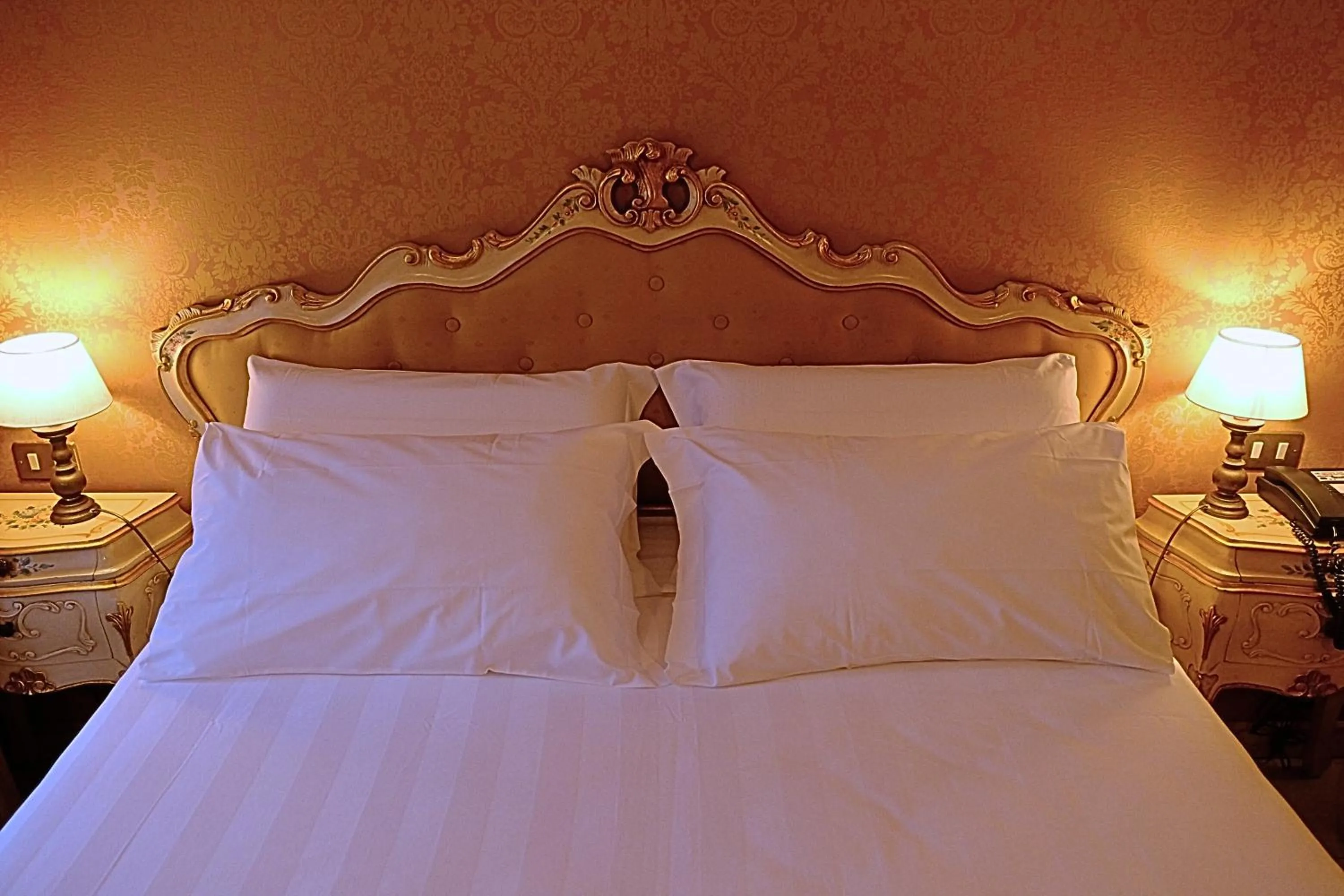 Bed in H O T E L S A N G A L L O l