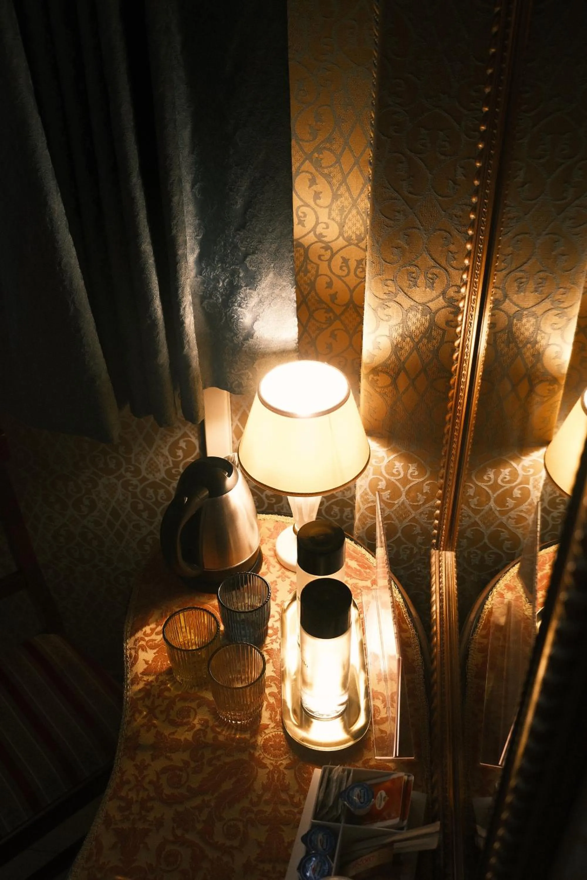 Decorative detail in H O T E L S A N G A L L O l