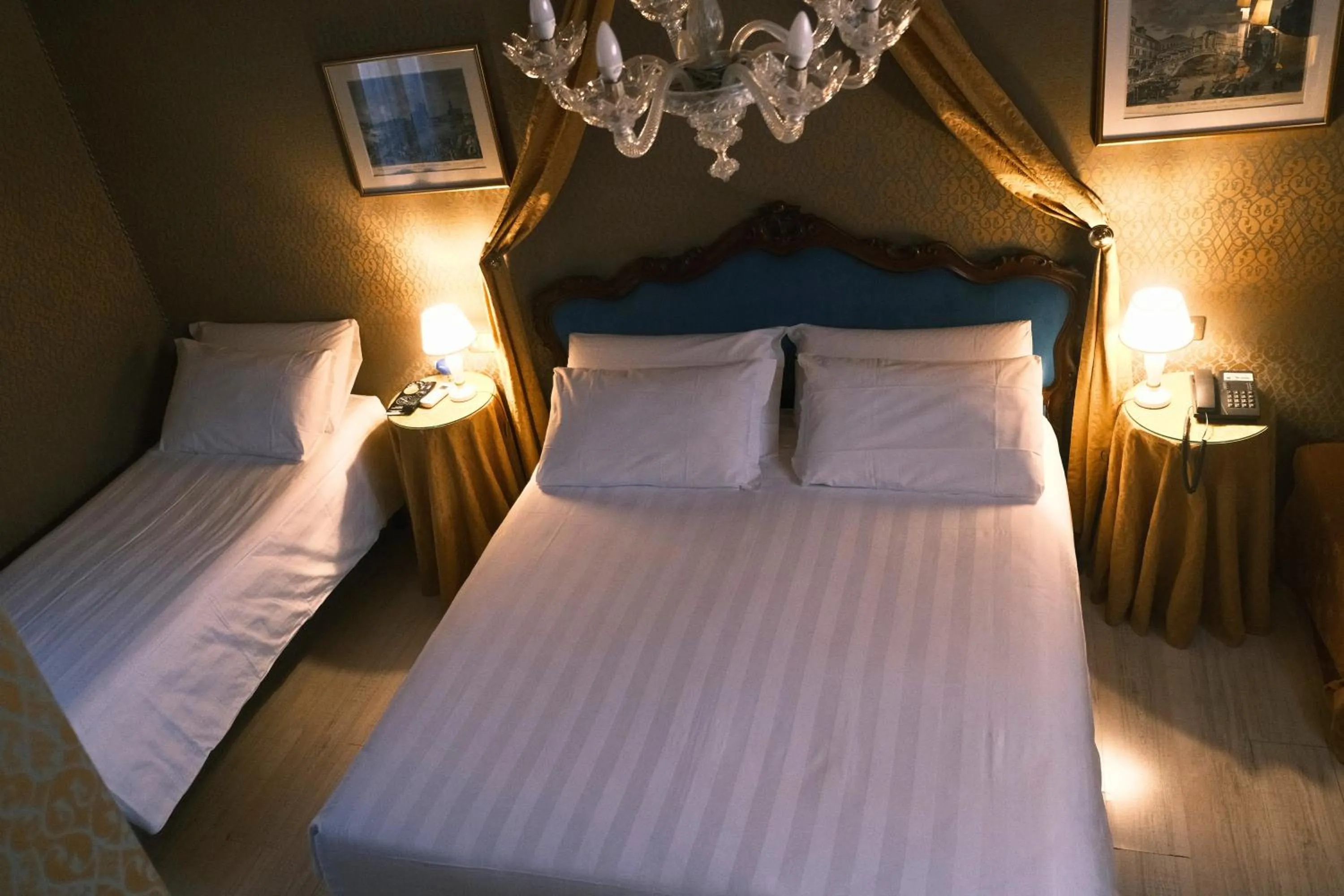 Photo of the whole room, Bed in H O T E L S A N G A L L O l